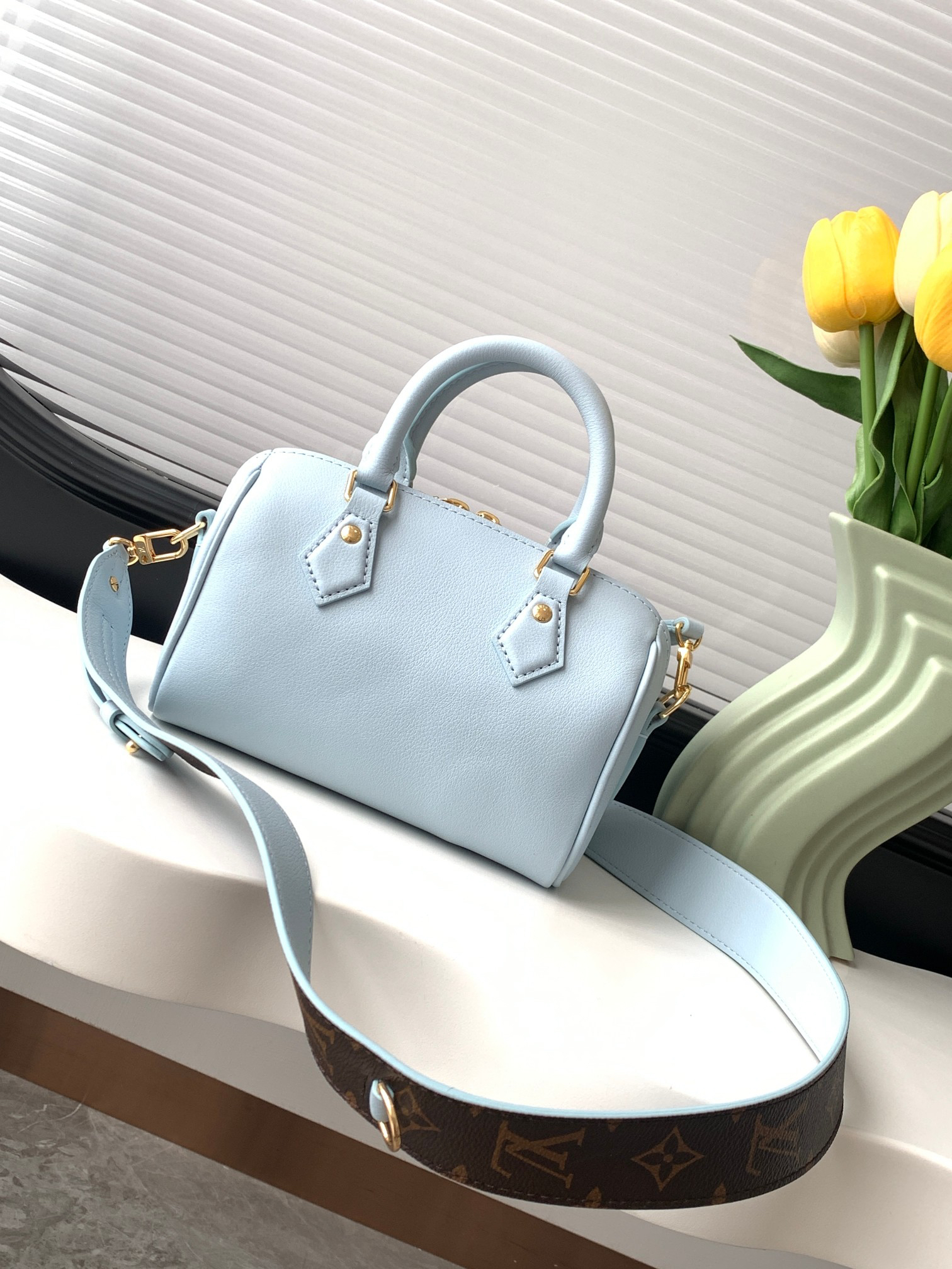 Speedy 18 Leather Crossbody Bag - Image 3