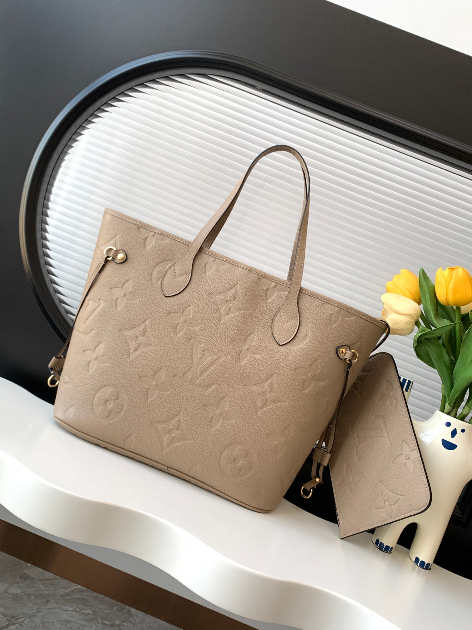 Neverfull Medium Tote Bag in Black - Image 3