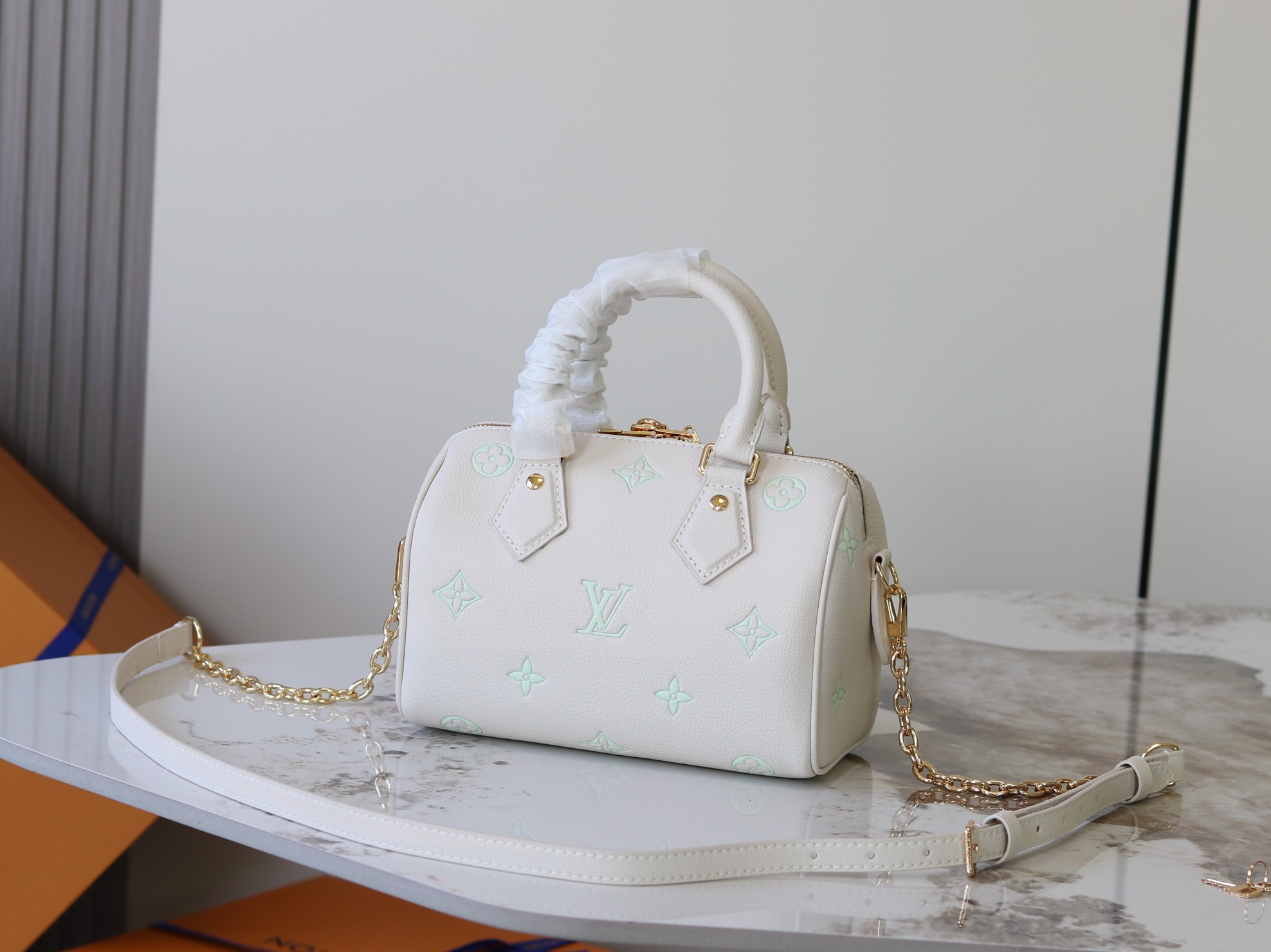Louis Vuitton Speedy Bandoulière 20 Crossbody Bag - Image 3