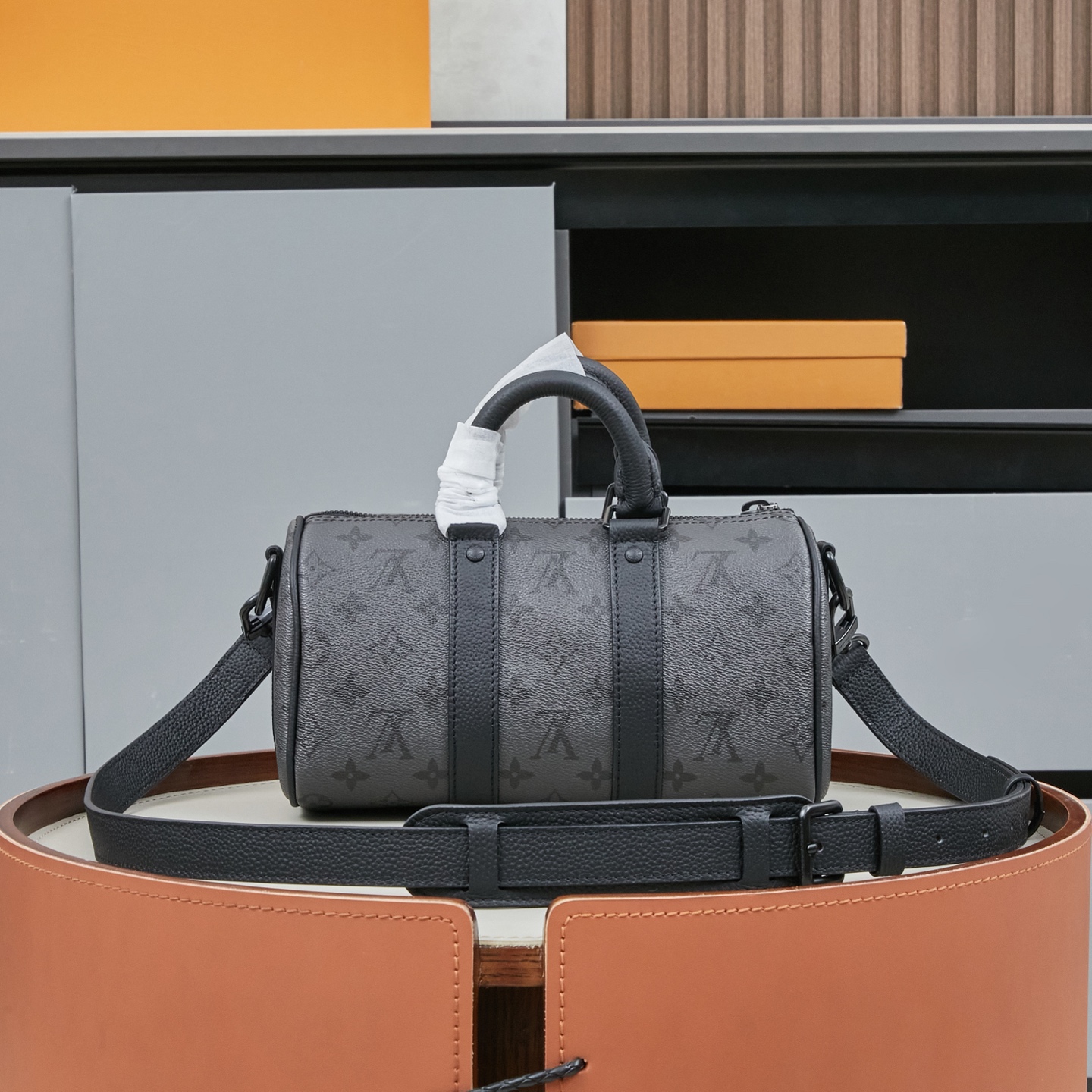 Louis Vuitton Keepall Bandoulière 25 Bag in Monogram Midnight - Image 3