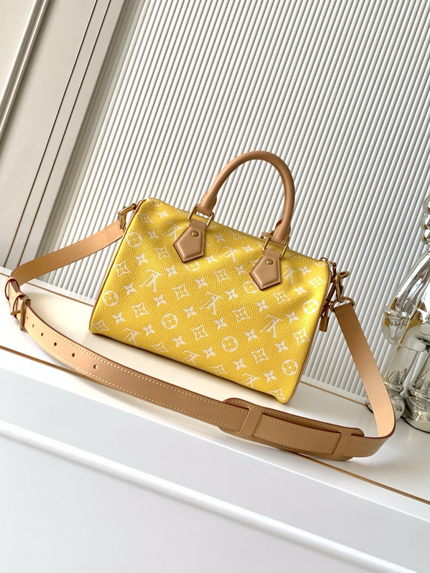 Louis Vuitton Speedy Bandoulière 25 Handbag in Yellow Leather - Image 3