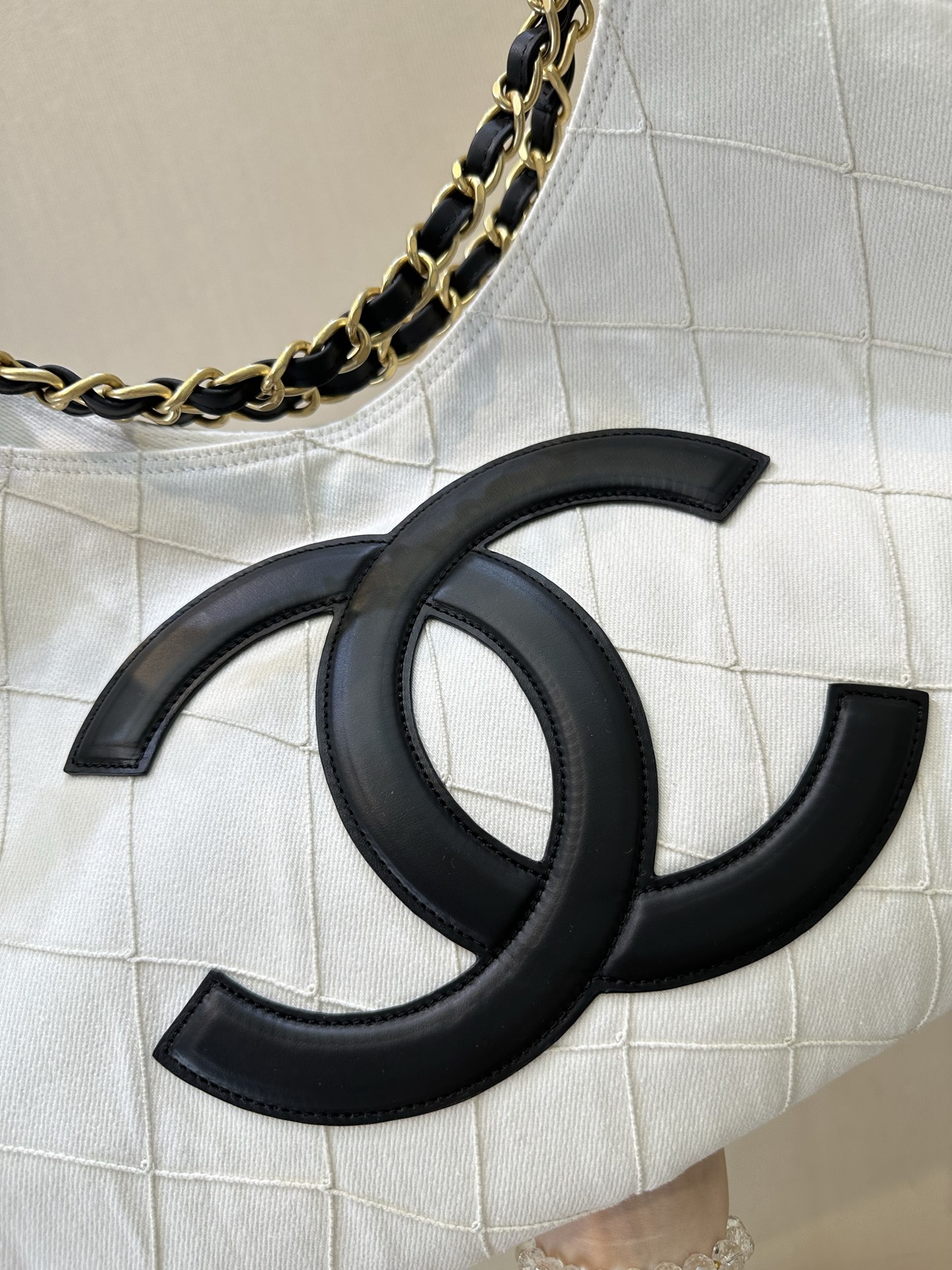 Chanel Coco Beach 2026 White Denim Tote Bag - Image 3
