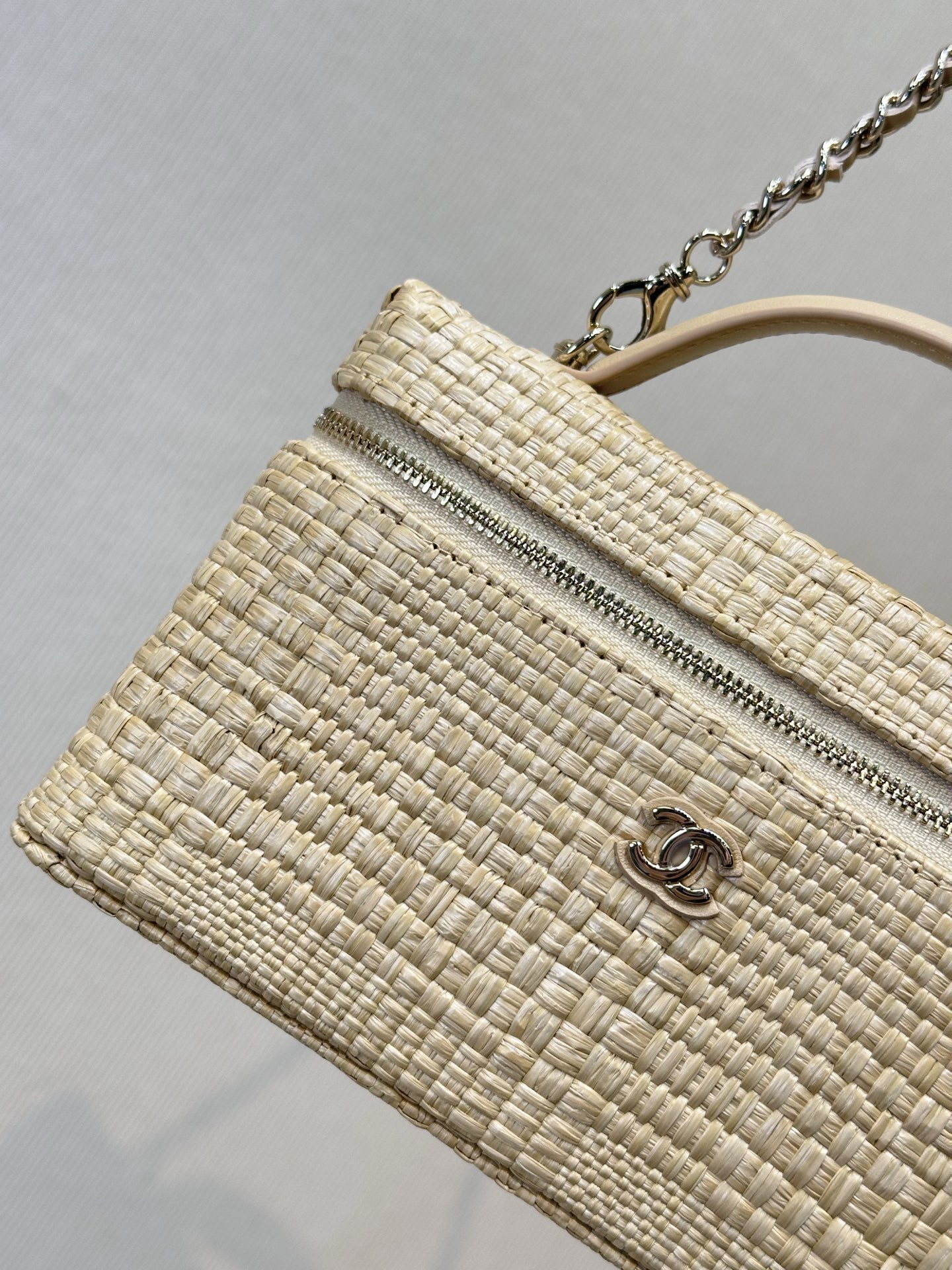 Chanel 26P Woven Box Bag - Image 3