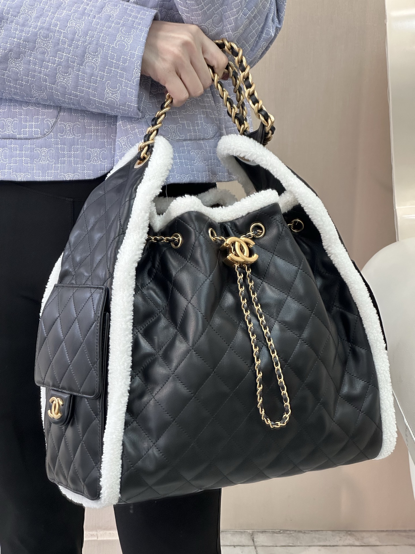 Chanel Shearling Hobo Handbag - Image 3