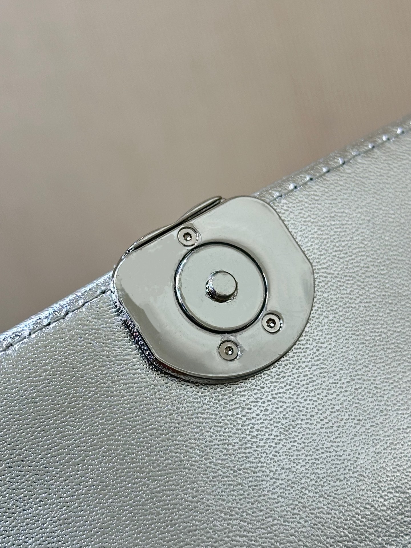 Kelly 25 Top Handle Crossbody Bag - Image 3