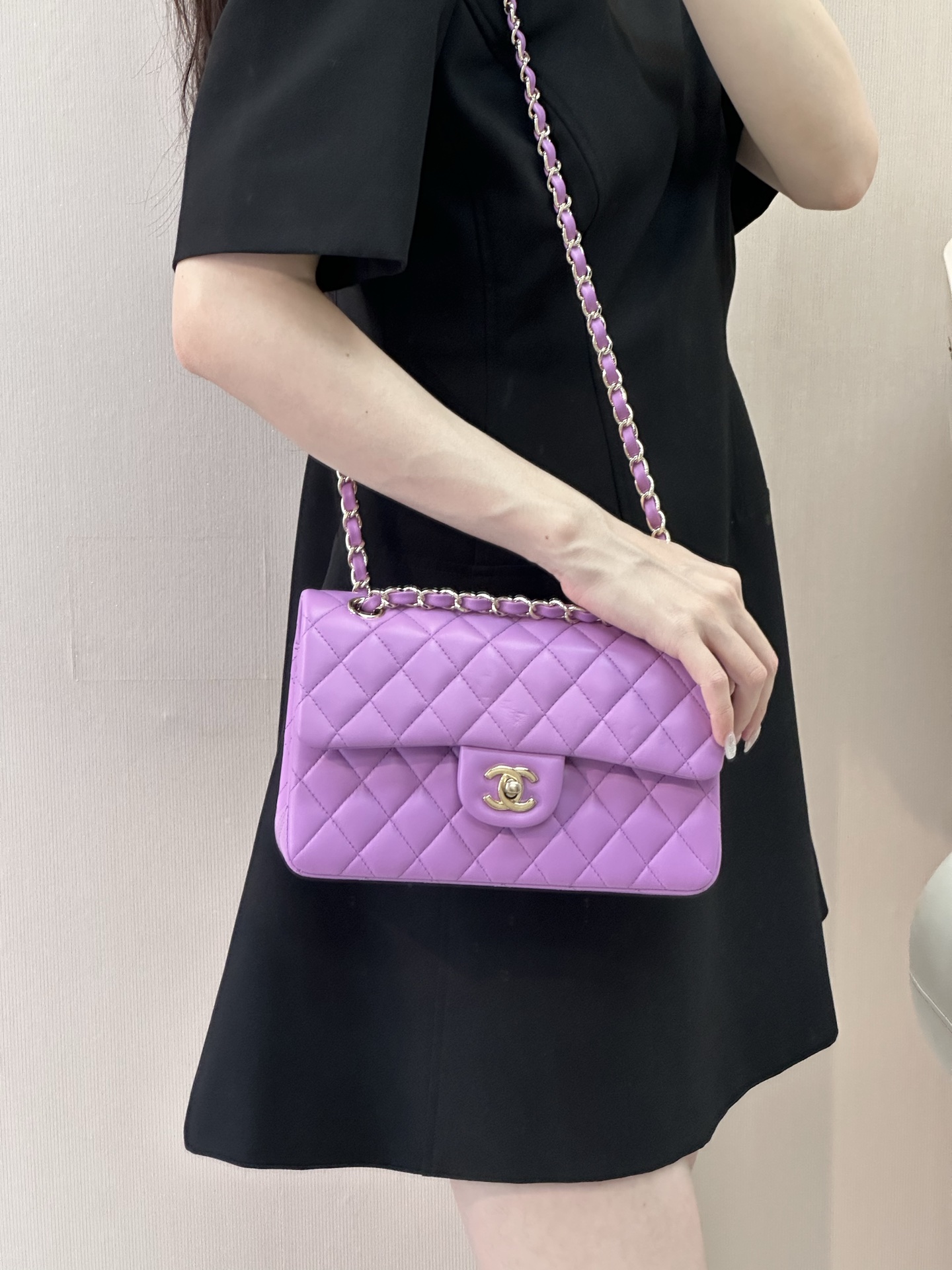 Chanel Classic Flap Crossbody Bag - Image 3
