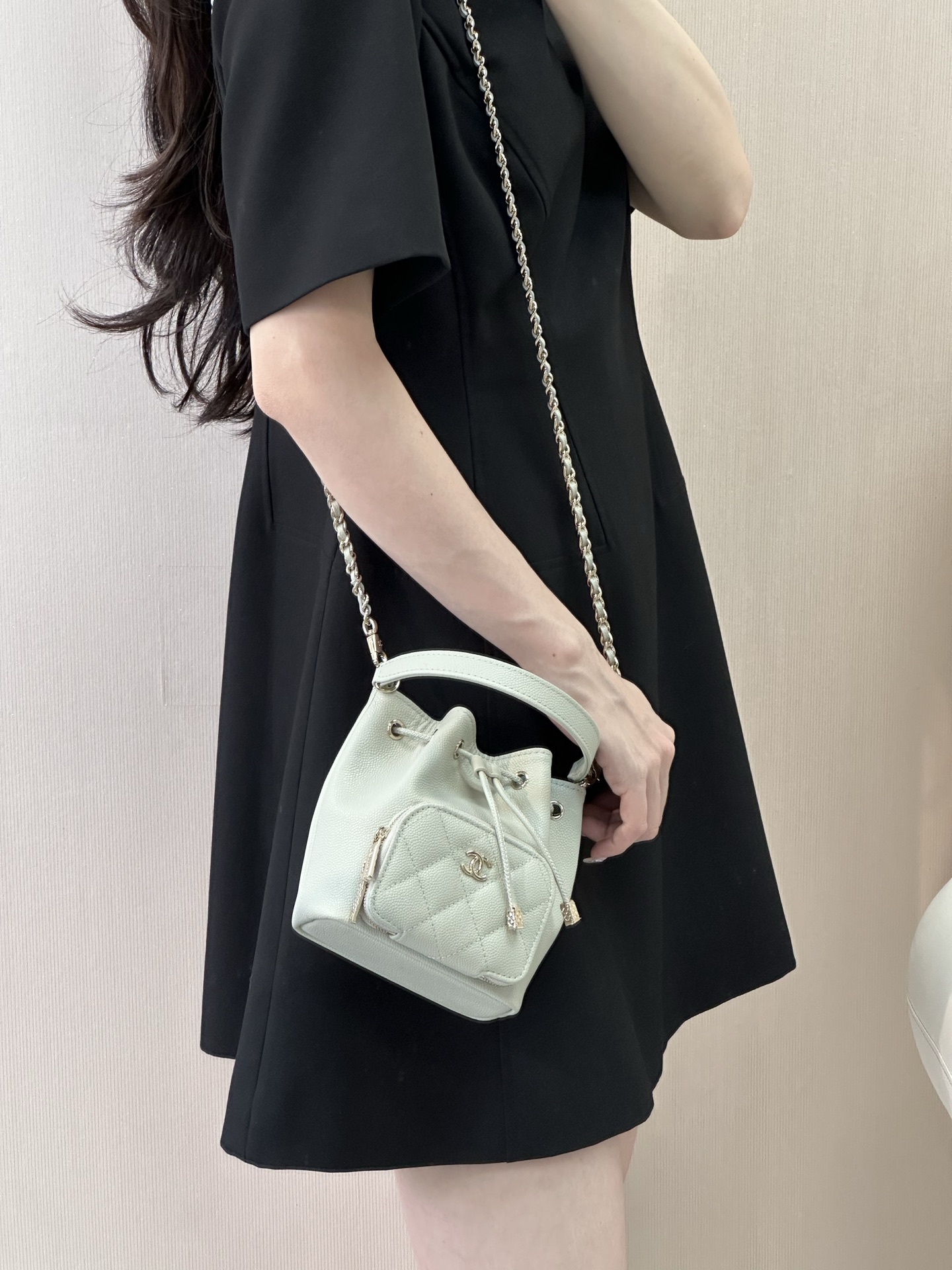 Chanel 25B Mini Chain Drawstring Bucket Bag - Image 3
