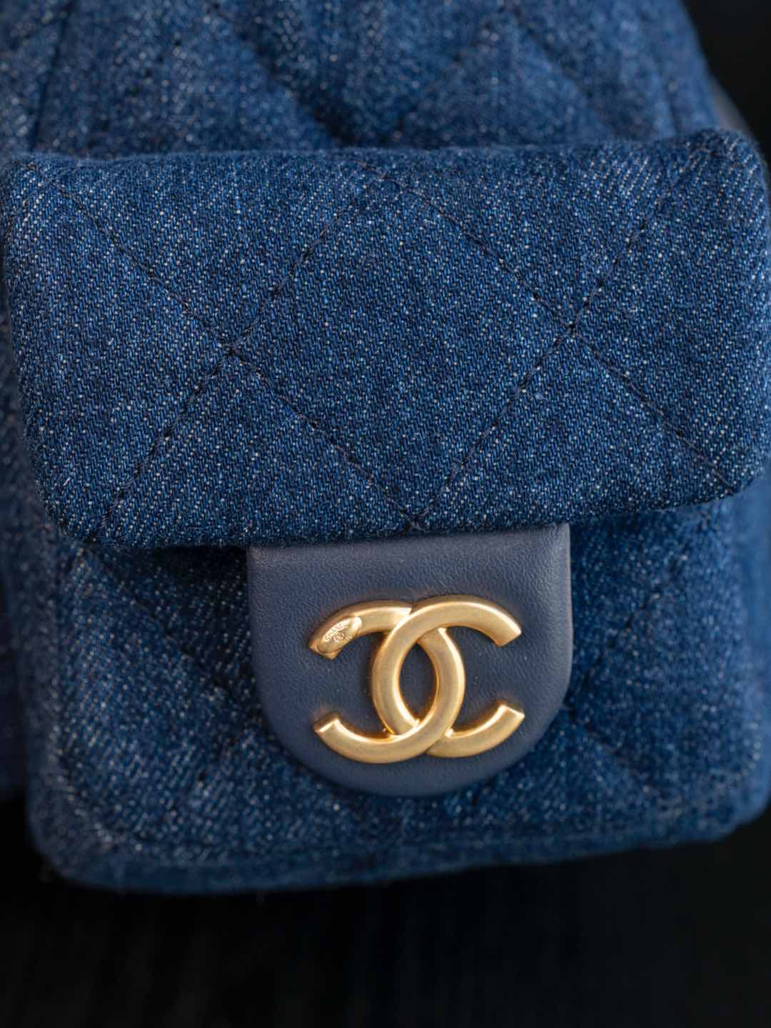 Chanel 25C Denim Hobo Shoulder Bag - Image 3