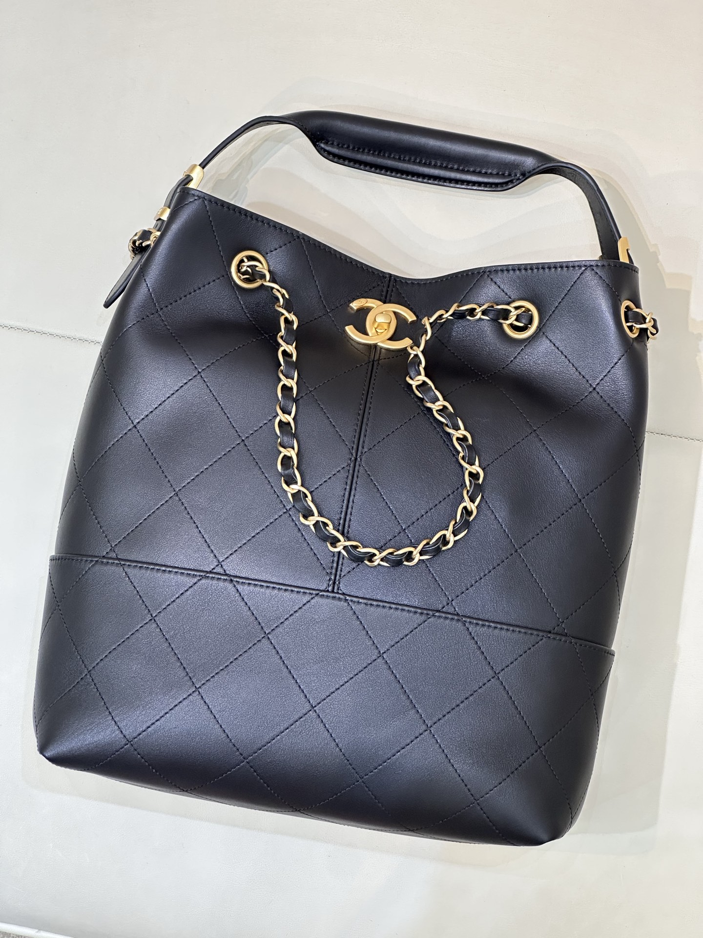 Chanel 25A Leather Handbag 5636 - Image 3