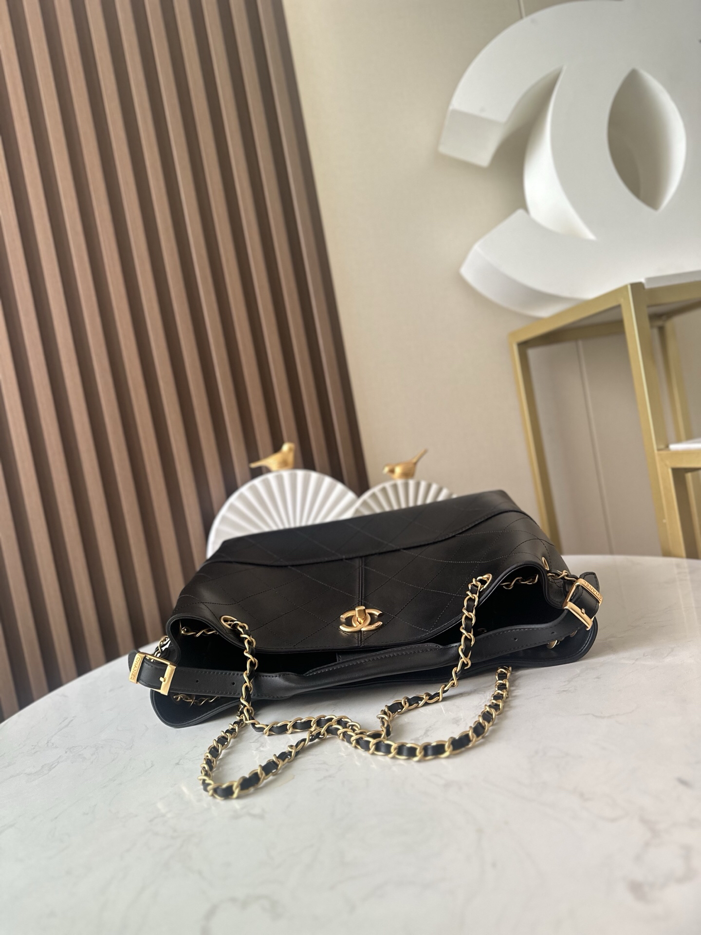 Chanel 25A Small Calfskin Handbag - Image 3
