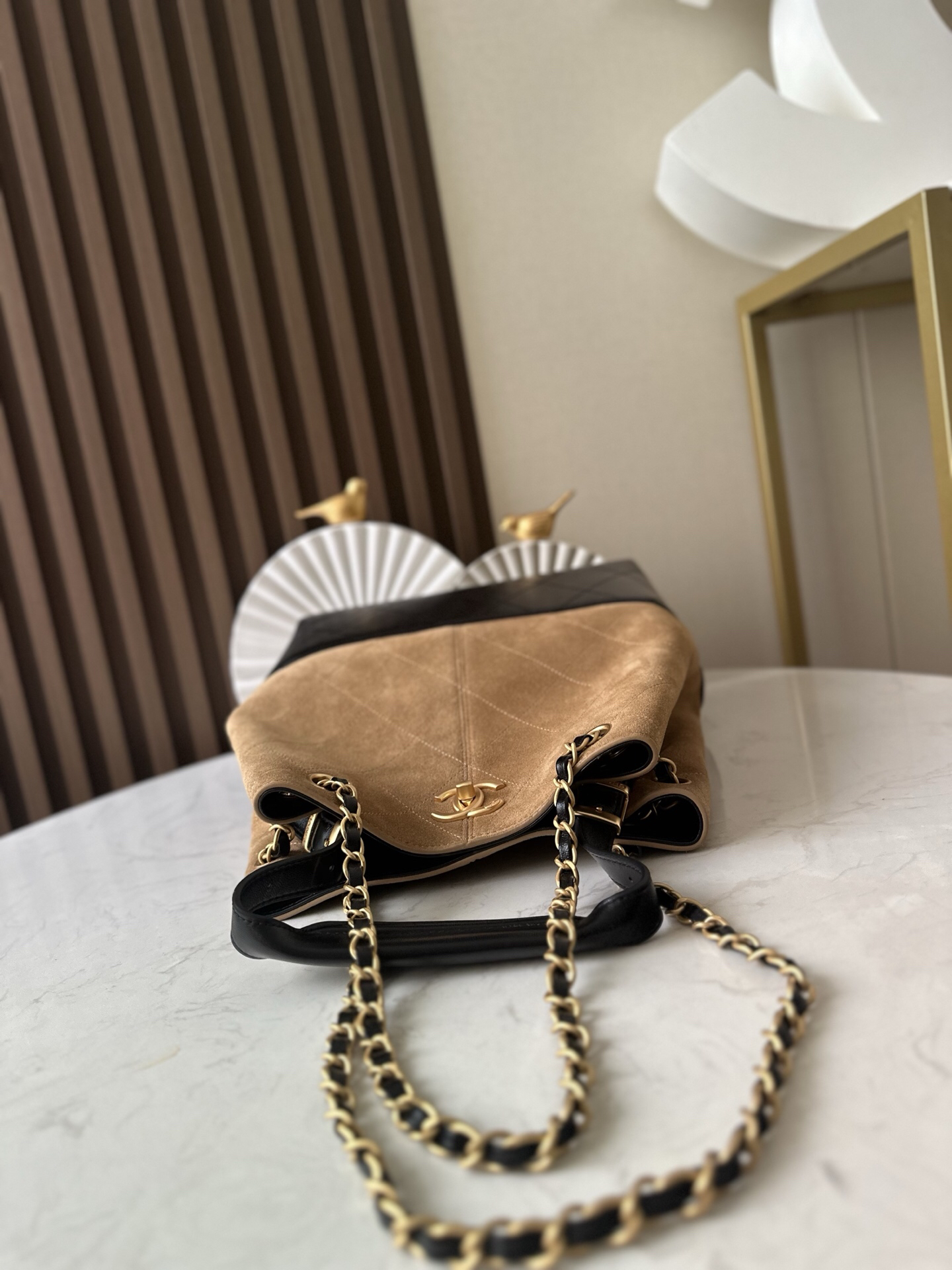 Chanel 25A Handcrafted Calfskin Bag - Image 3