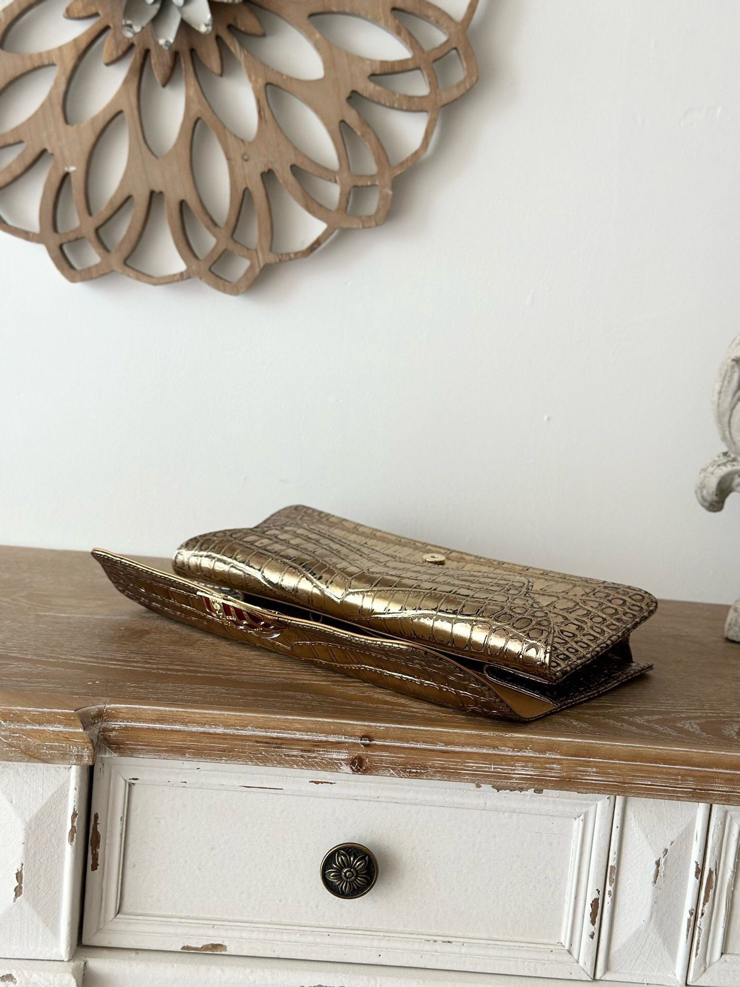 Chanel Classic Crocodile Embossed Evening Clutch Bag in Gold - Image 3