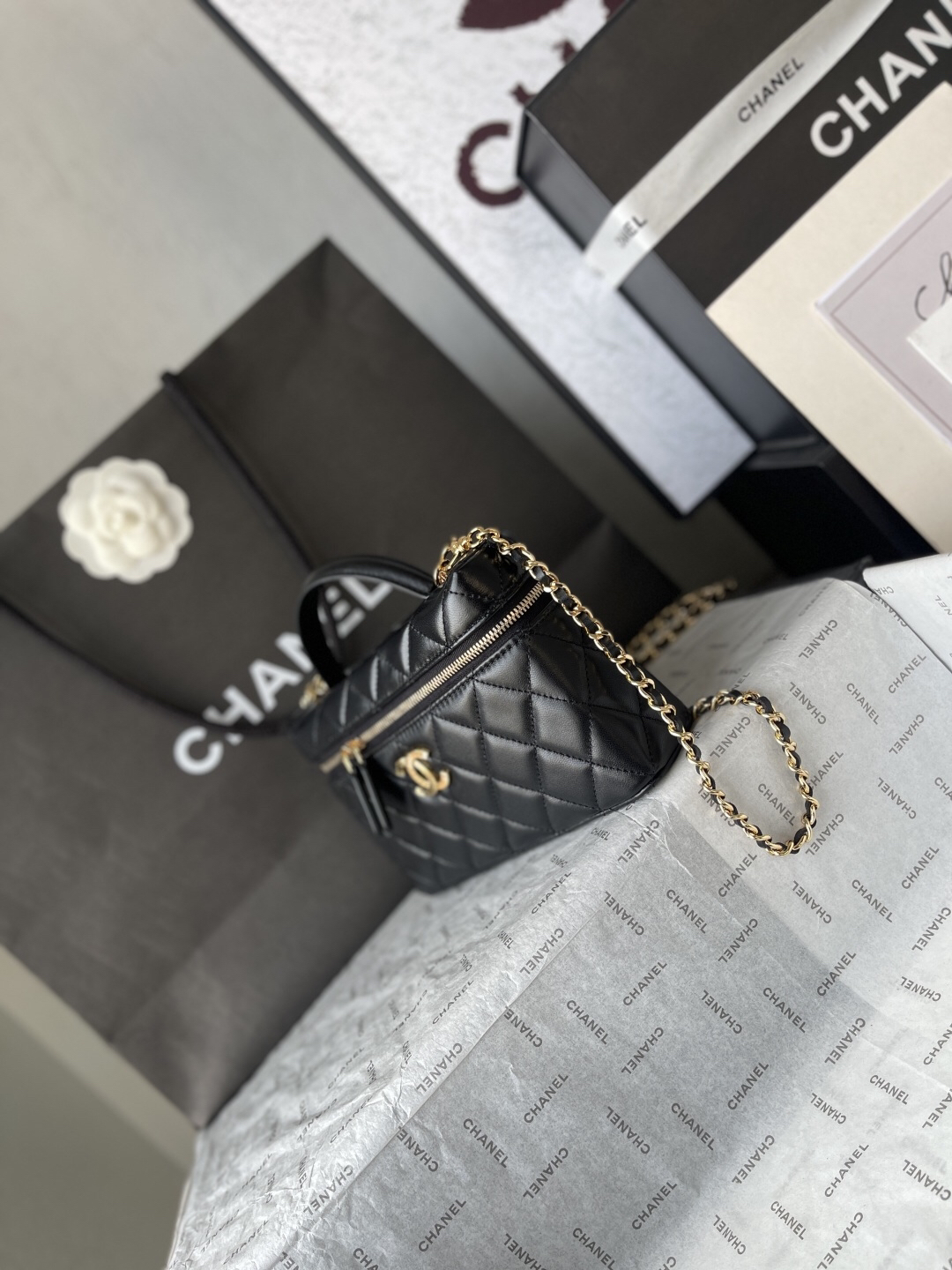 Chanel 25C Lambskin Box Handbag A4804 - Image 3