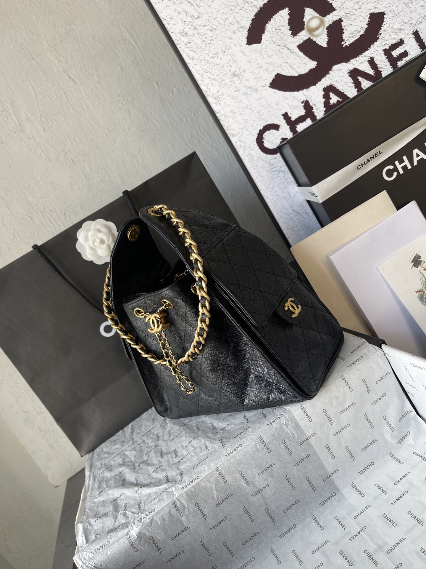 Chanel Hobo Shoulder Bag in Pebble-Grain Leather - Image 3