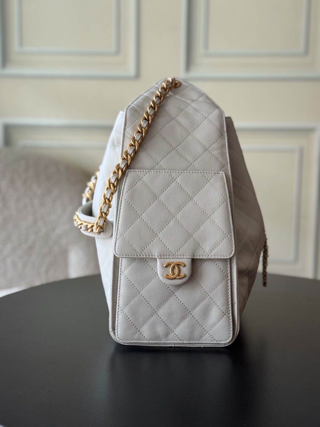 Chanel 25C Quilted Leather Hobo Shoulder Bag - Image 3