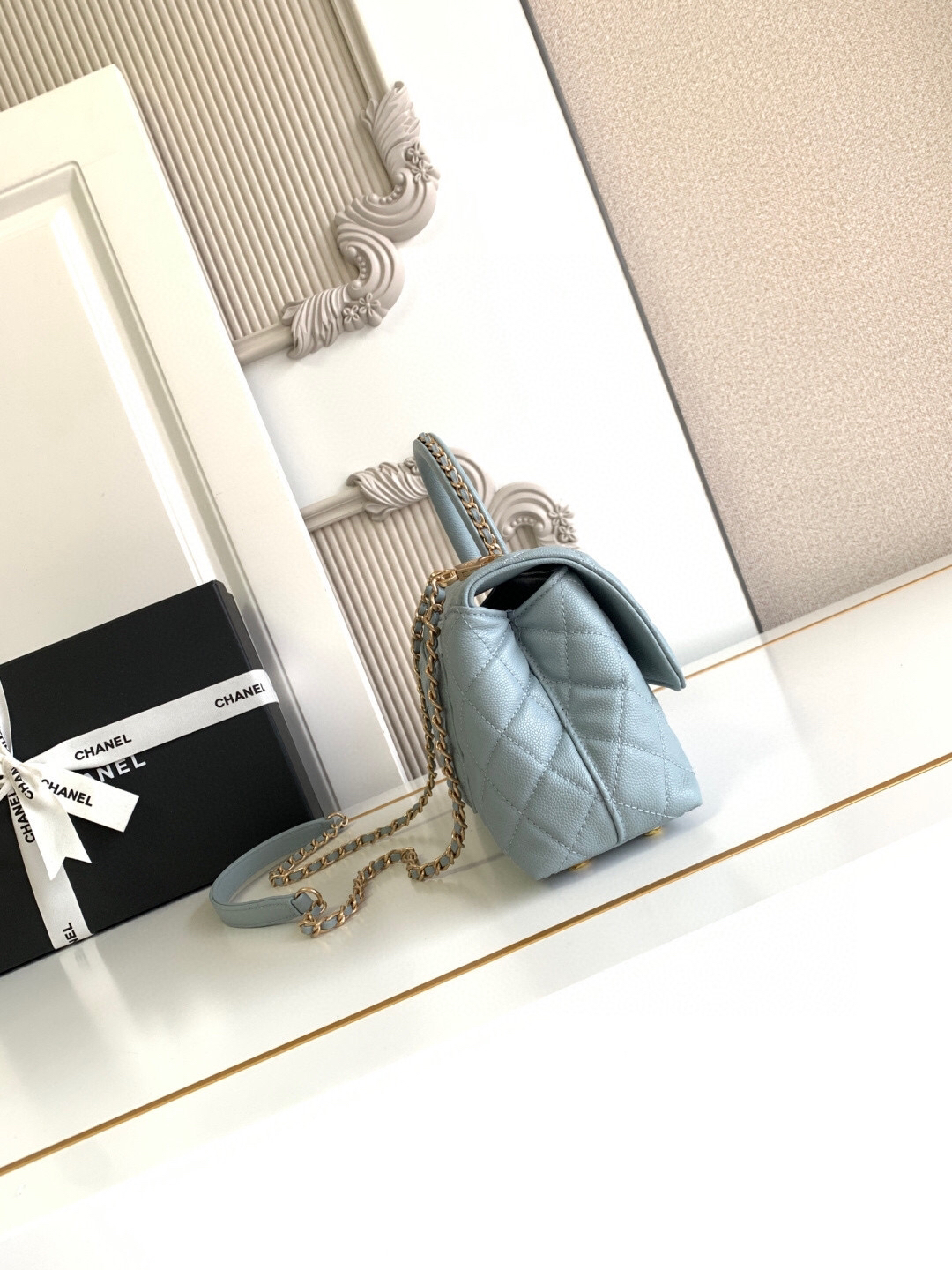 Chanel Coco Handle Pebbled Leather Top-Handle Bag - Image 3