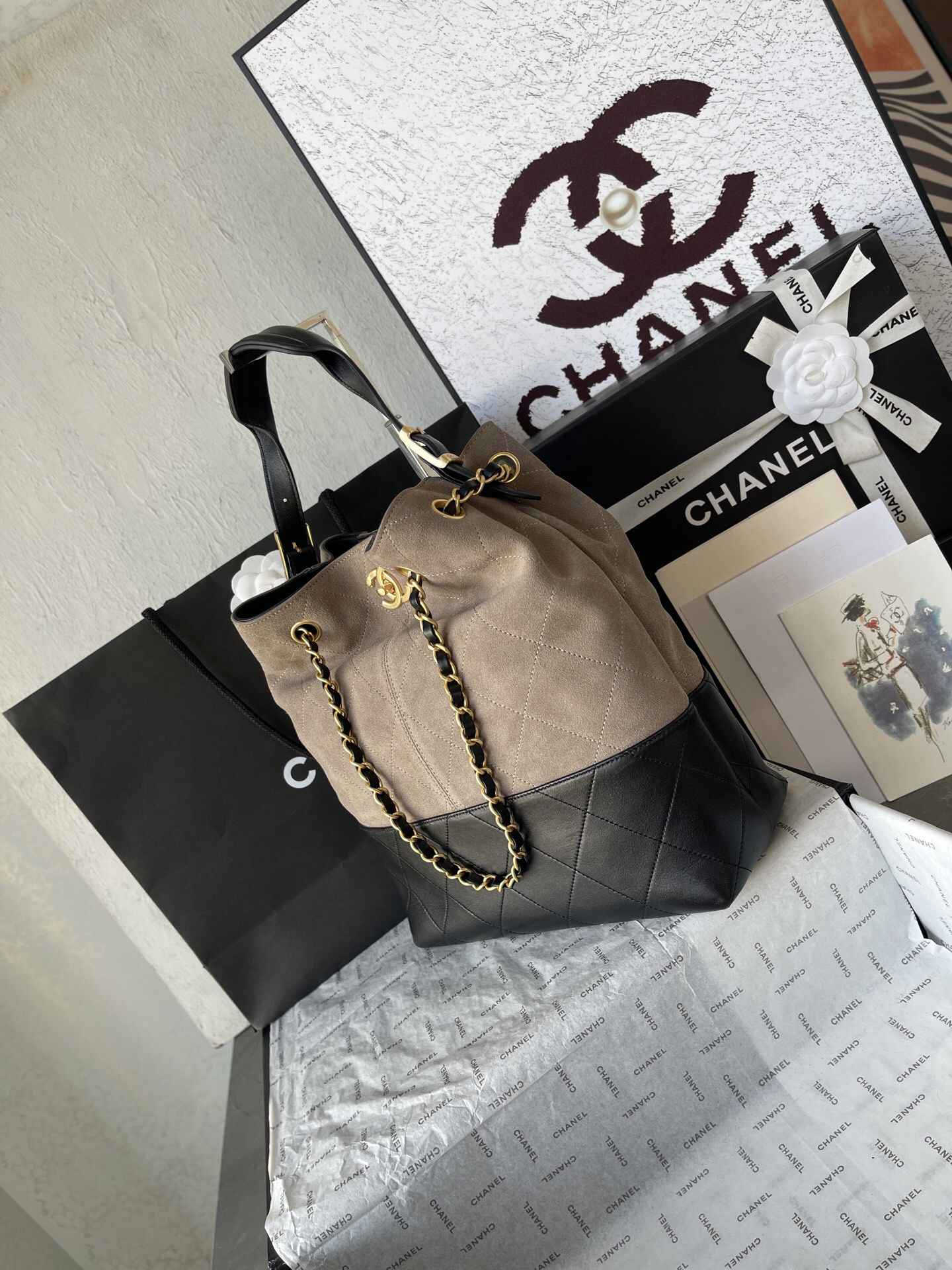 Chanel 25 Handbag Set, Model AS5636 - Image 3