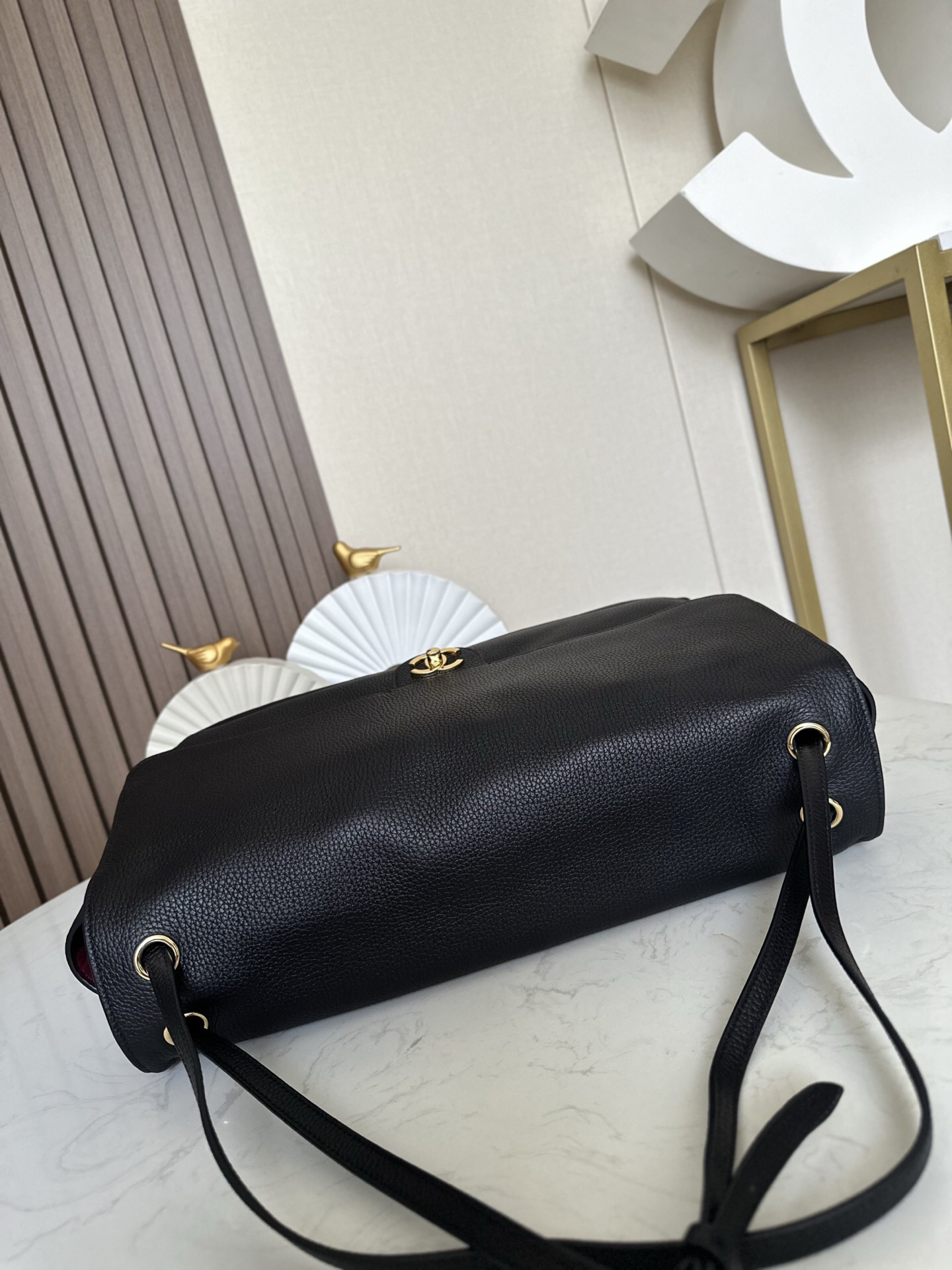 Chanel Maxi Flap Handbag in Black with Gold-Tone Hardware - Image 3
