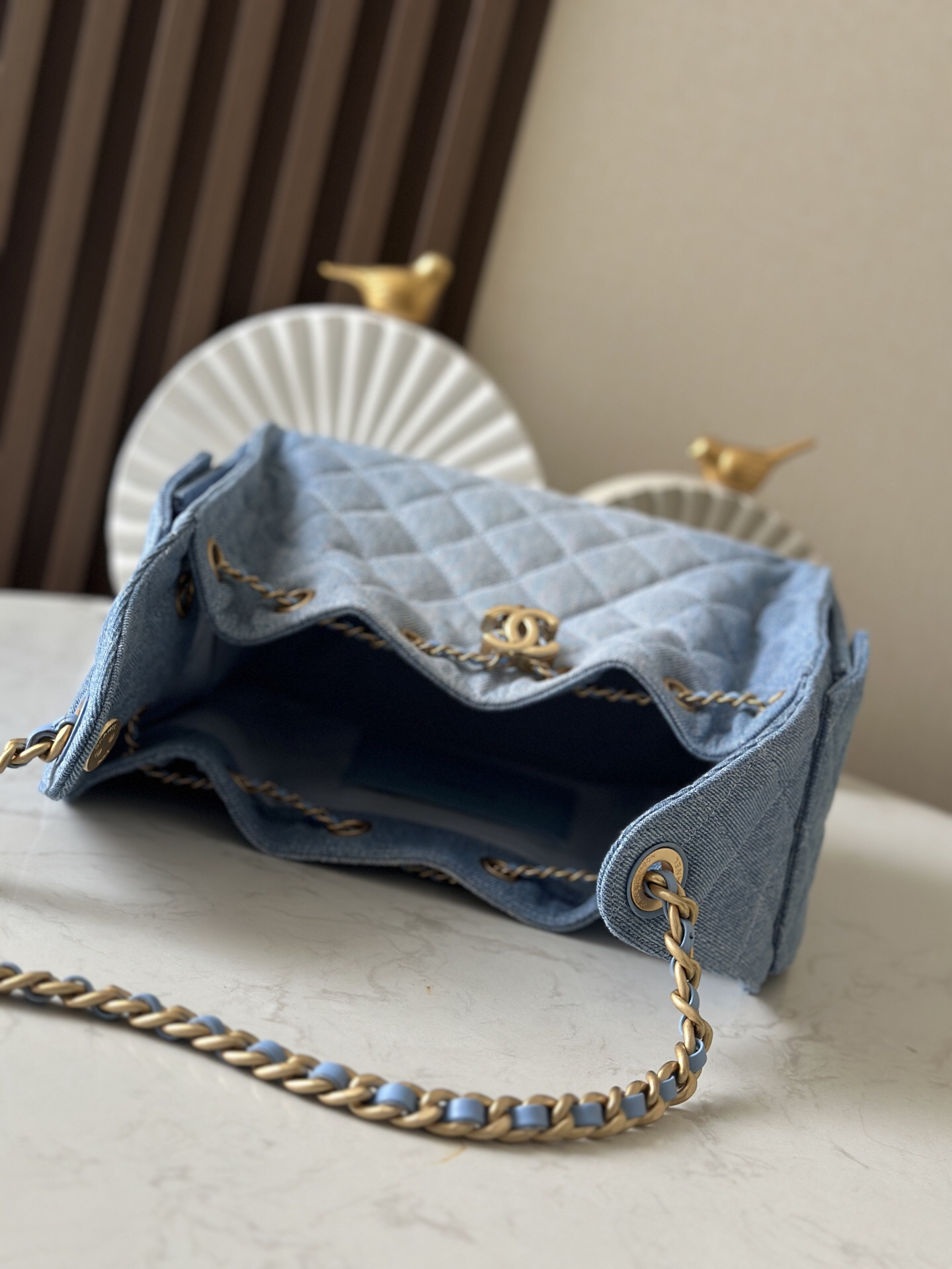 Chanel 25C Small Hobo Shoulder Bag - Image 3
