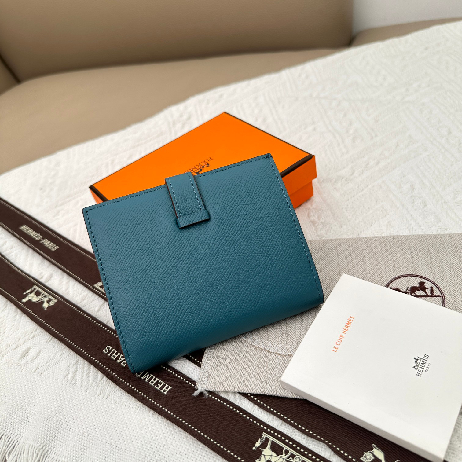 Hermes Model 5120 Palm-Grain Leather Wallet - Image 3