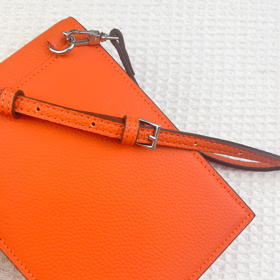 Hermès Pig Nose Crossbody Bag - Image 3