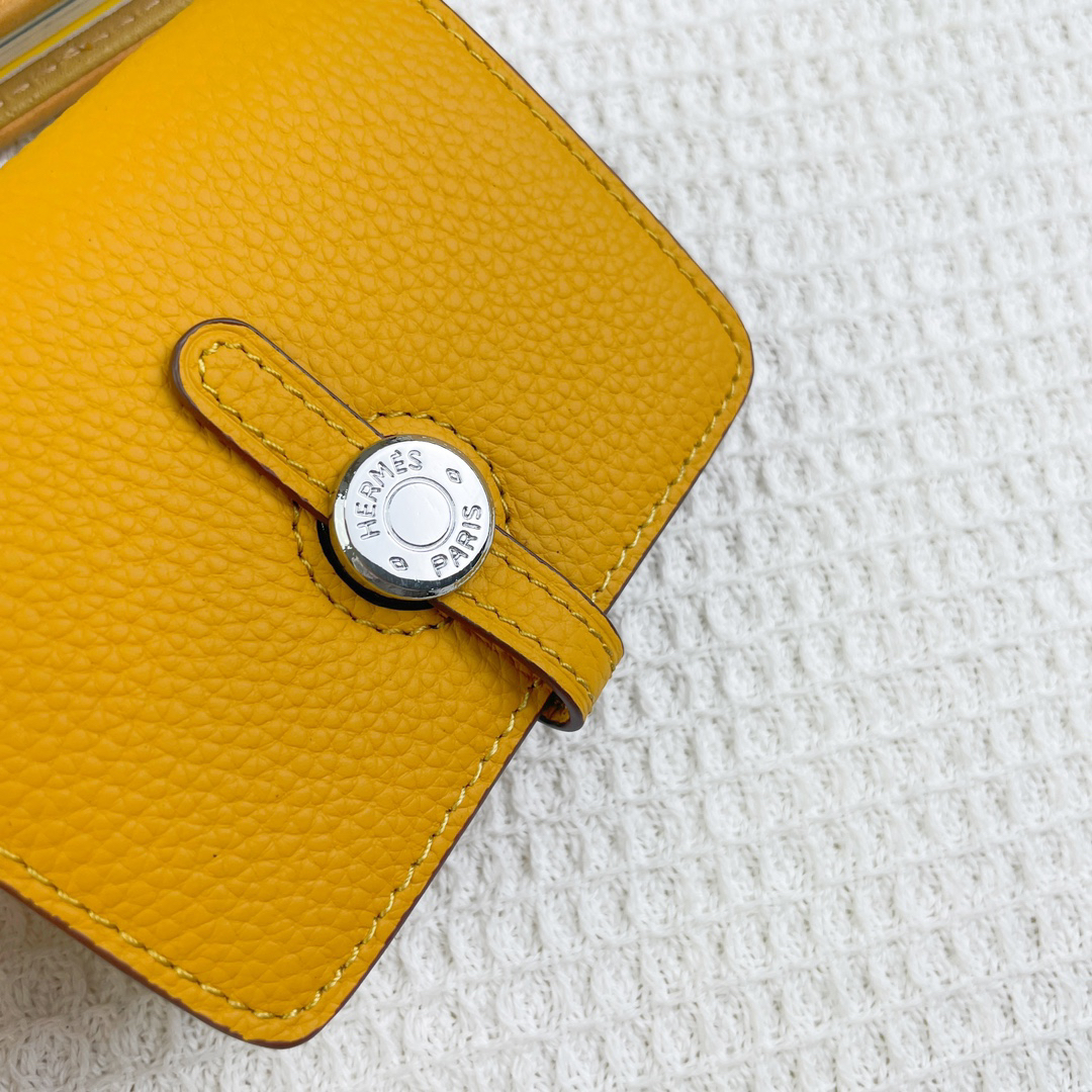 Hermès Togo Leather Card Holder - Image 3