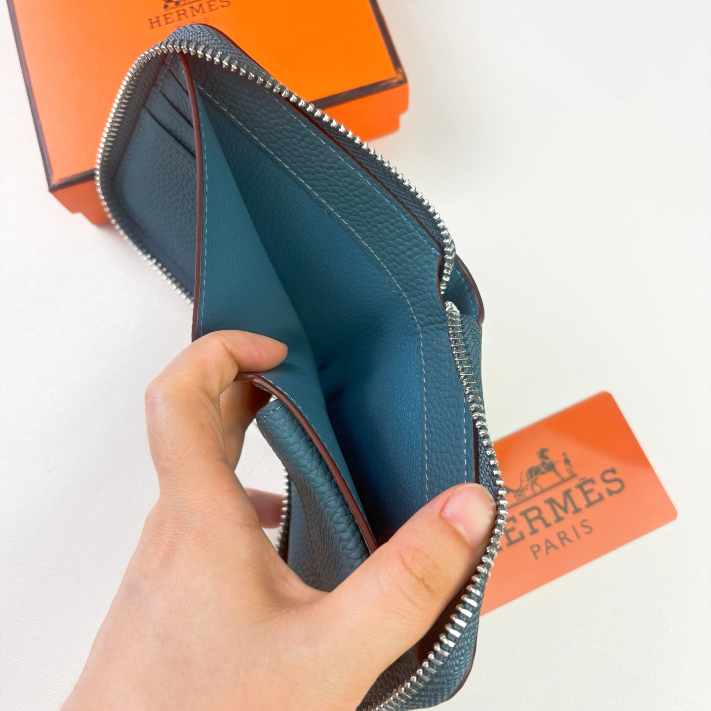 Hermes Silk'in Zip Wallet in Barenia and Togo Leather - Image 3