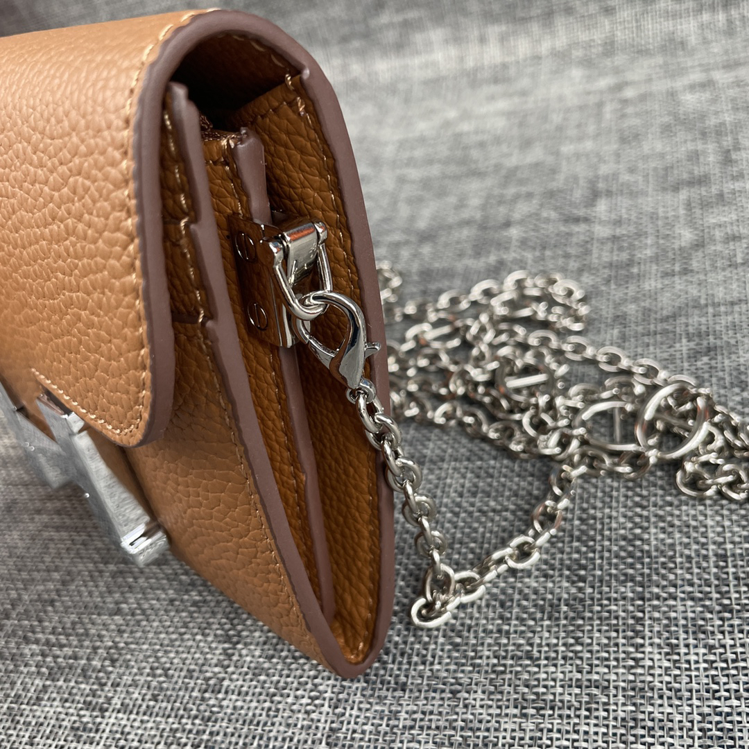Hermès Constance Mini Shoulder Bag in Togo Calfskin - Image 3