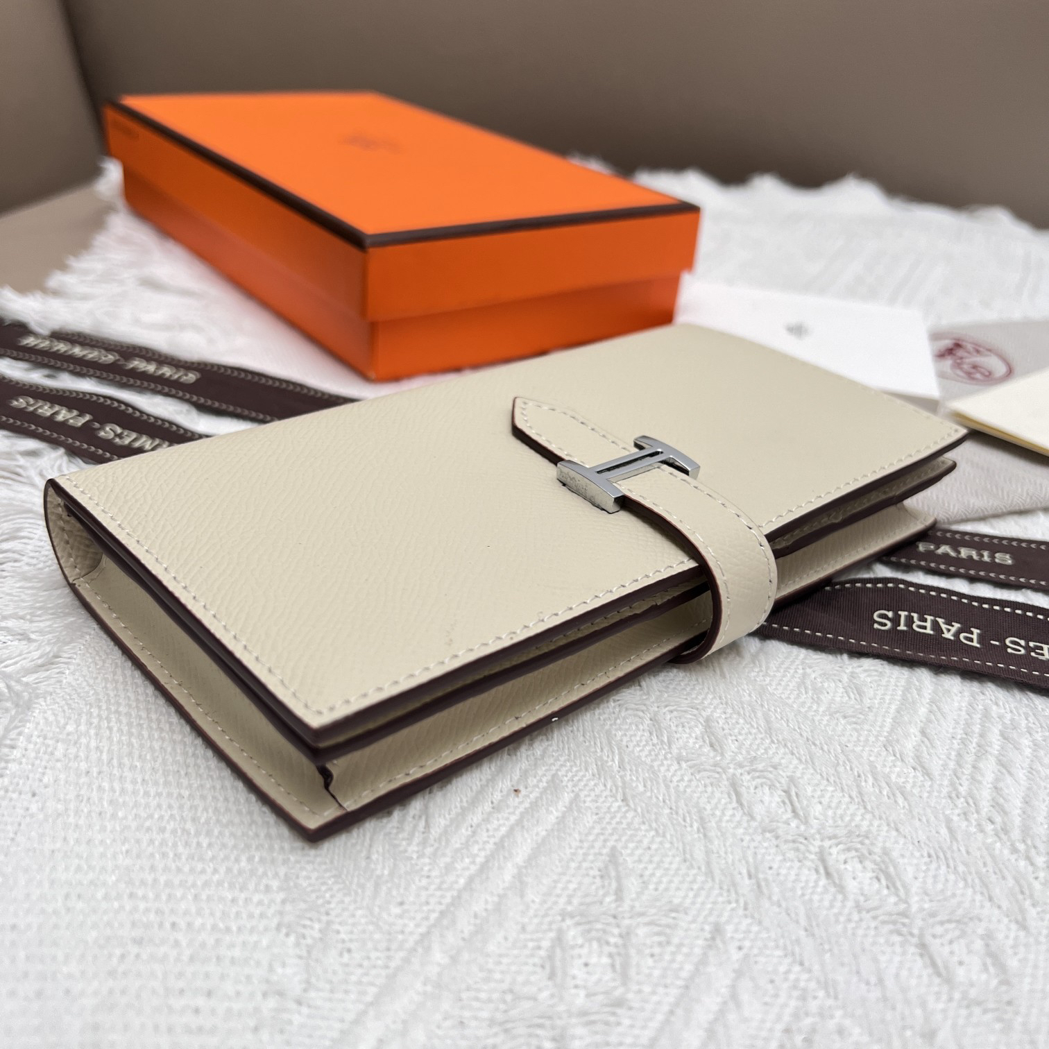 Hermès Women's Togo Calfskin Zipper Wallet - Image 3