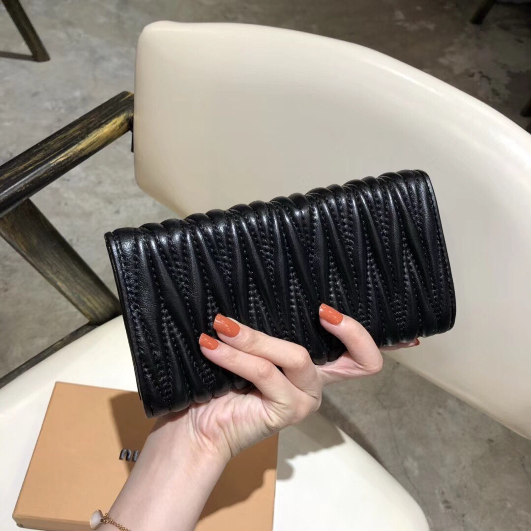 Miu Miu Lambskin Wallet - Image 3