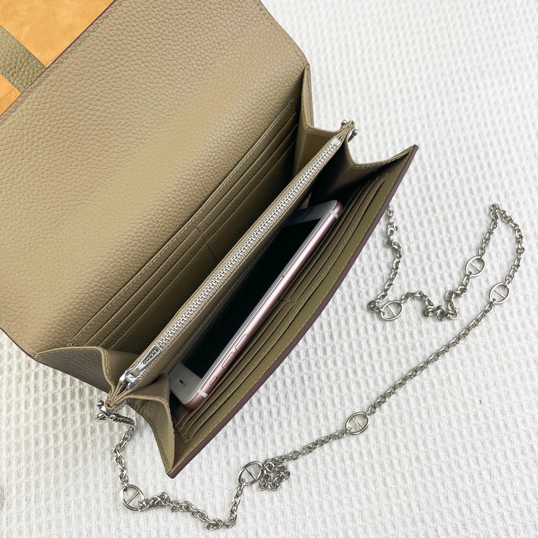 Hermès Lychee-Grain Leather Chain Shoulder Bag - Image 3