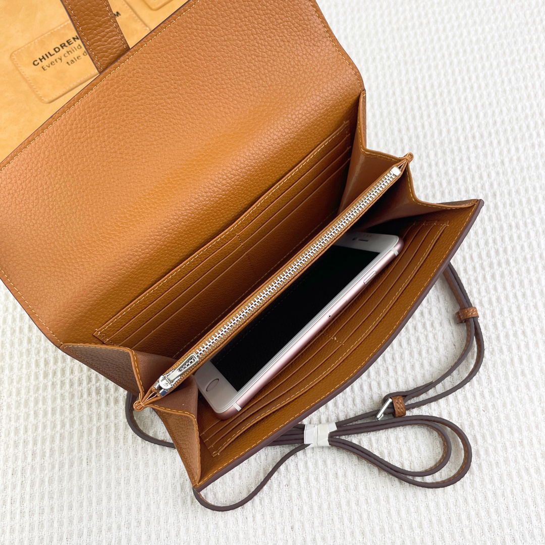 Hermes H538-2 Togo Leather Shoulder Crossbody Bag - Image 3