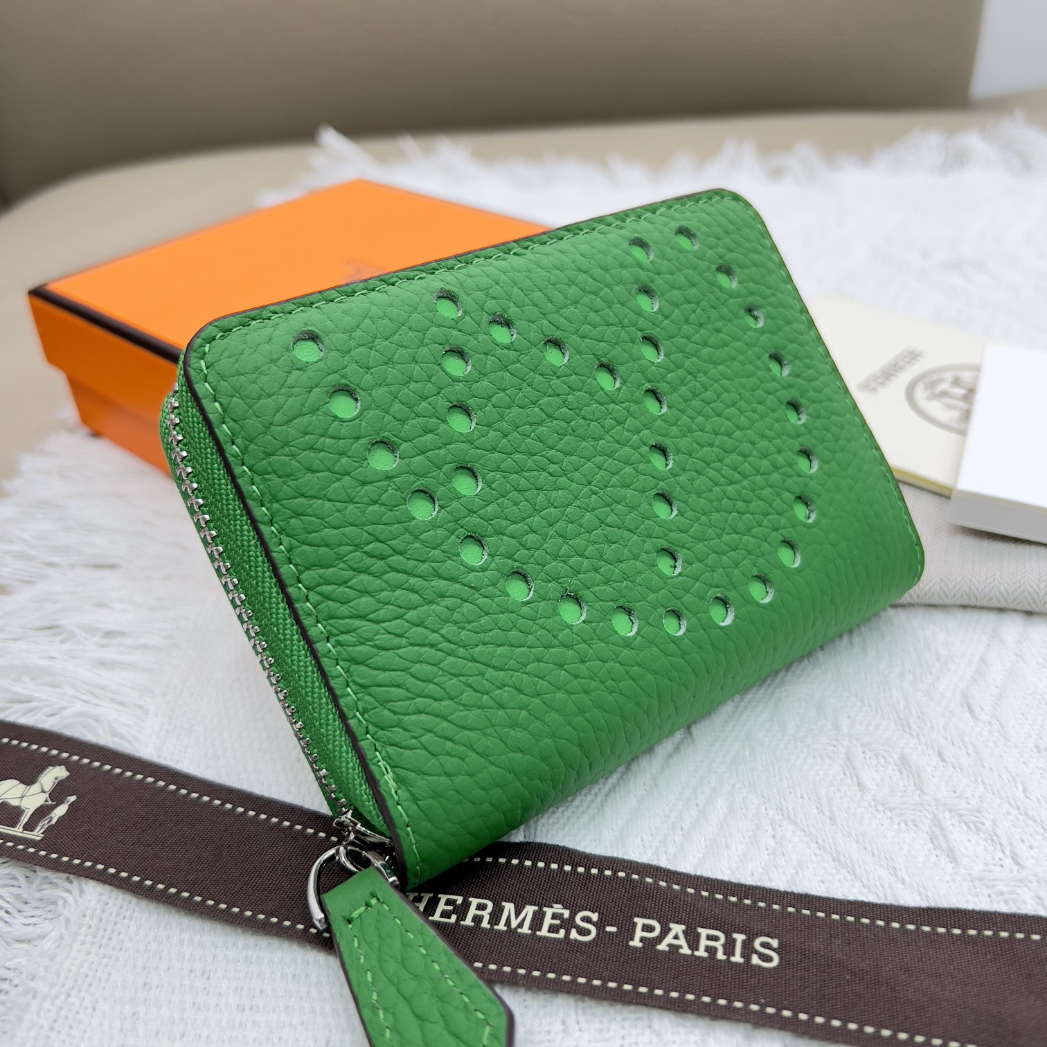 Hermès Constance Crossbody Bag - Image 3