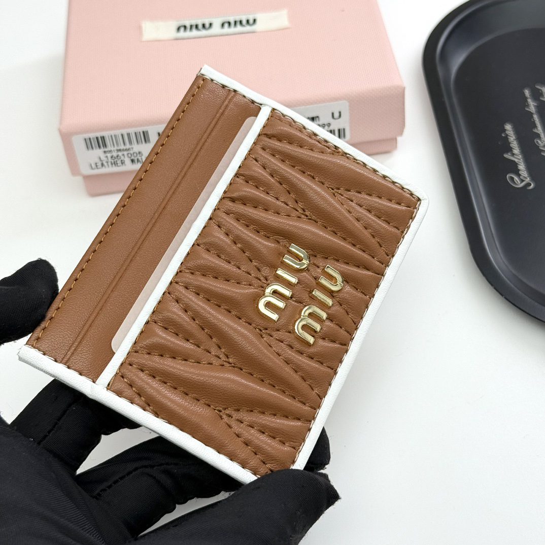 Miu Miu F11 Lambskin Wallet - Image 3