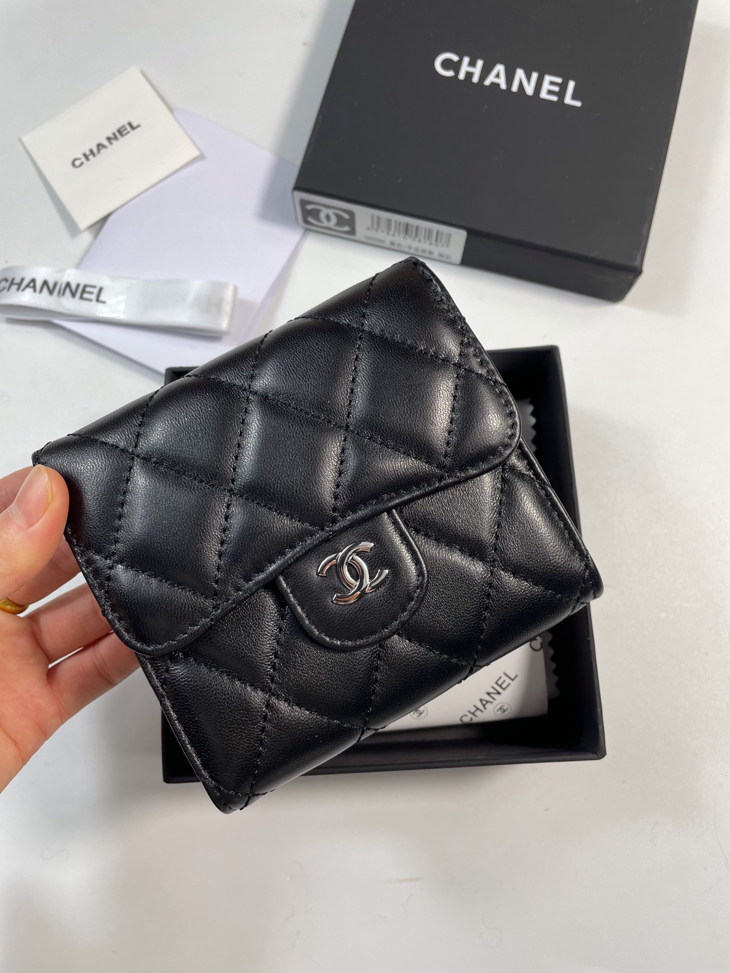 Chanel Leather Wallet and Card Holder - Image 3