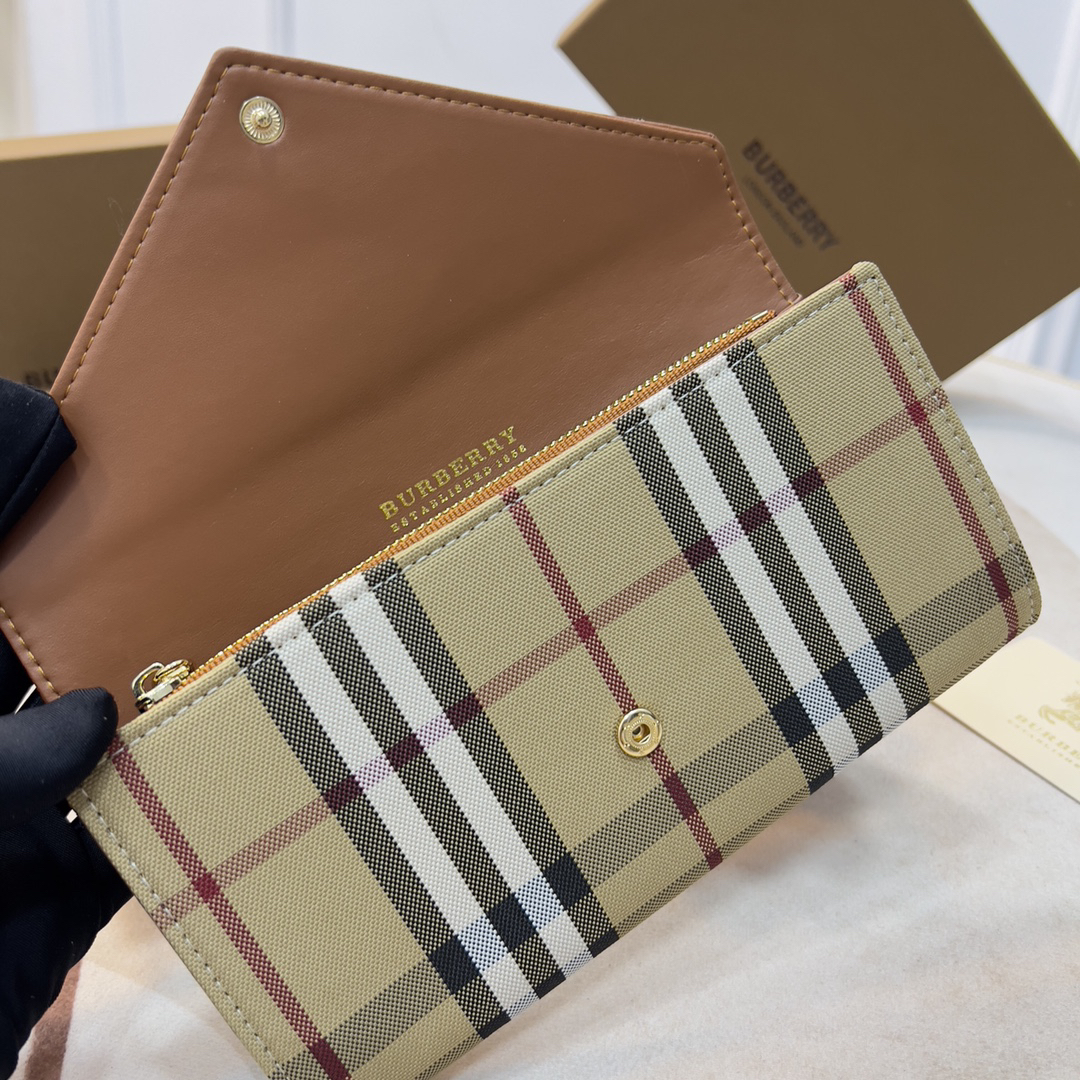 Burberry Vintage Check Long Wallet - Image 3