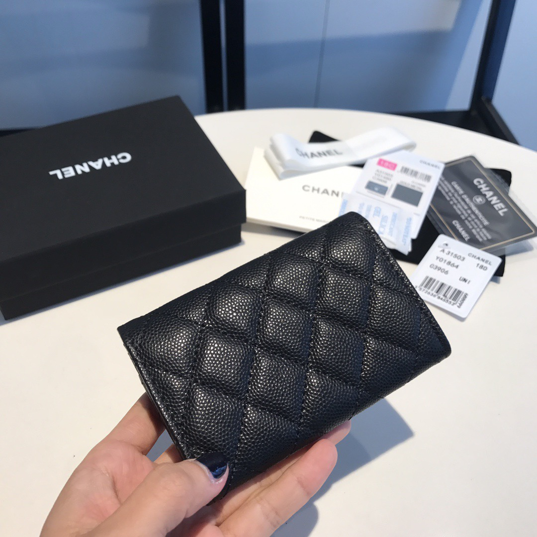 Chanel Diamond-Quilted Calfskin Card Holder - Image 3