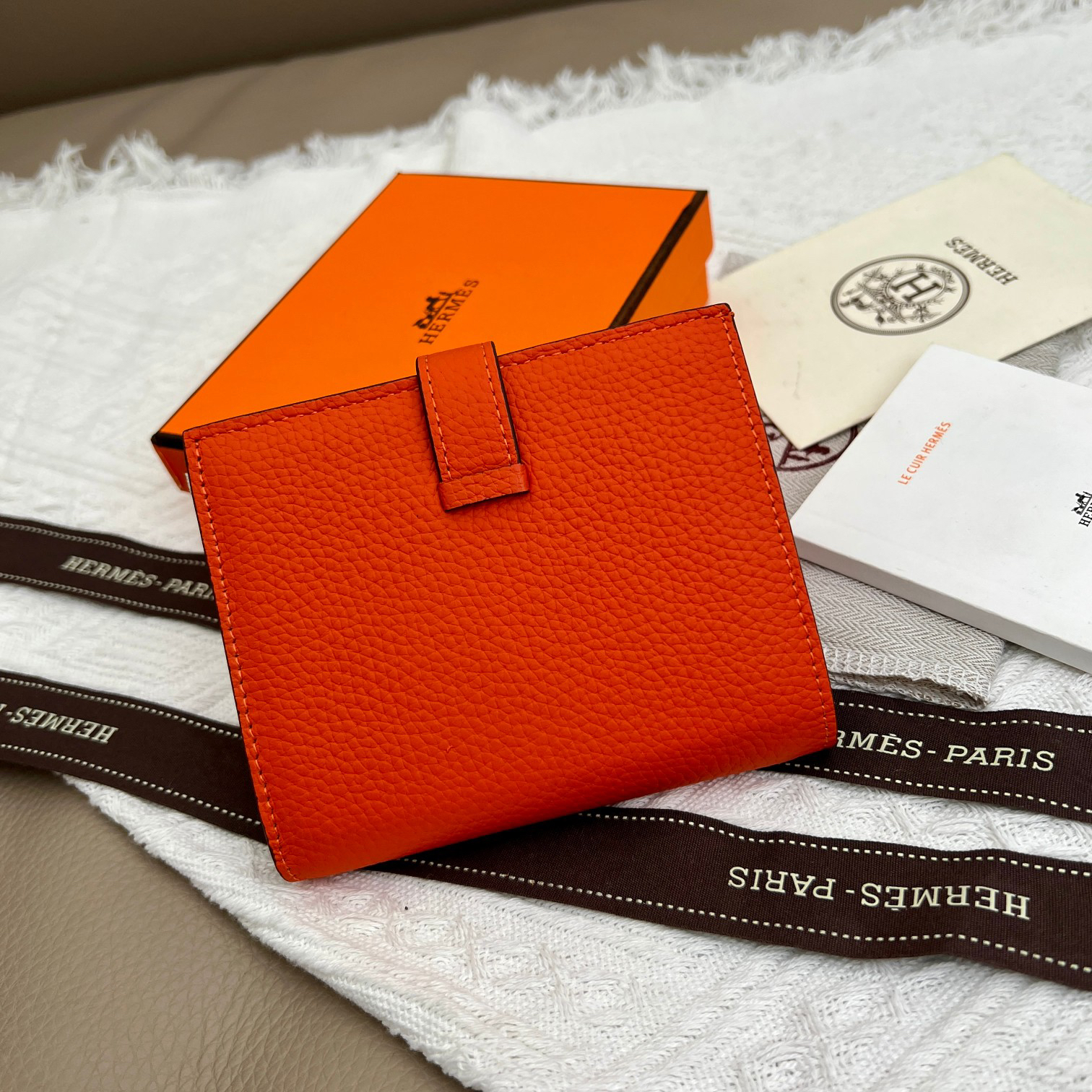Hermes Leather Wallet with Metal Clasp - Image 3