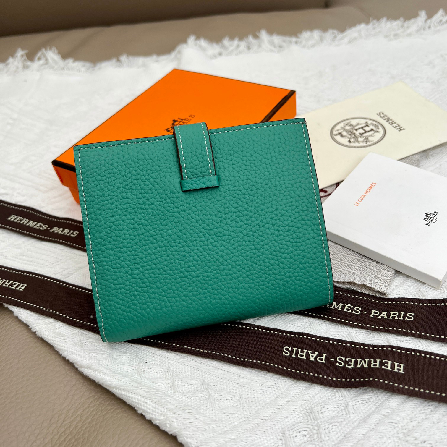 Hermès Leather Vertical Wallet, Style 5120 - Image 3