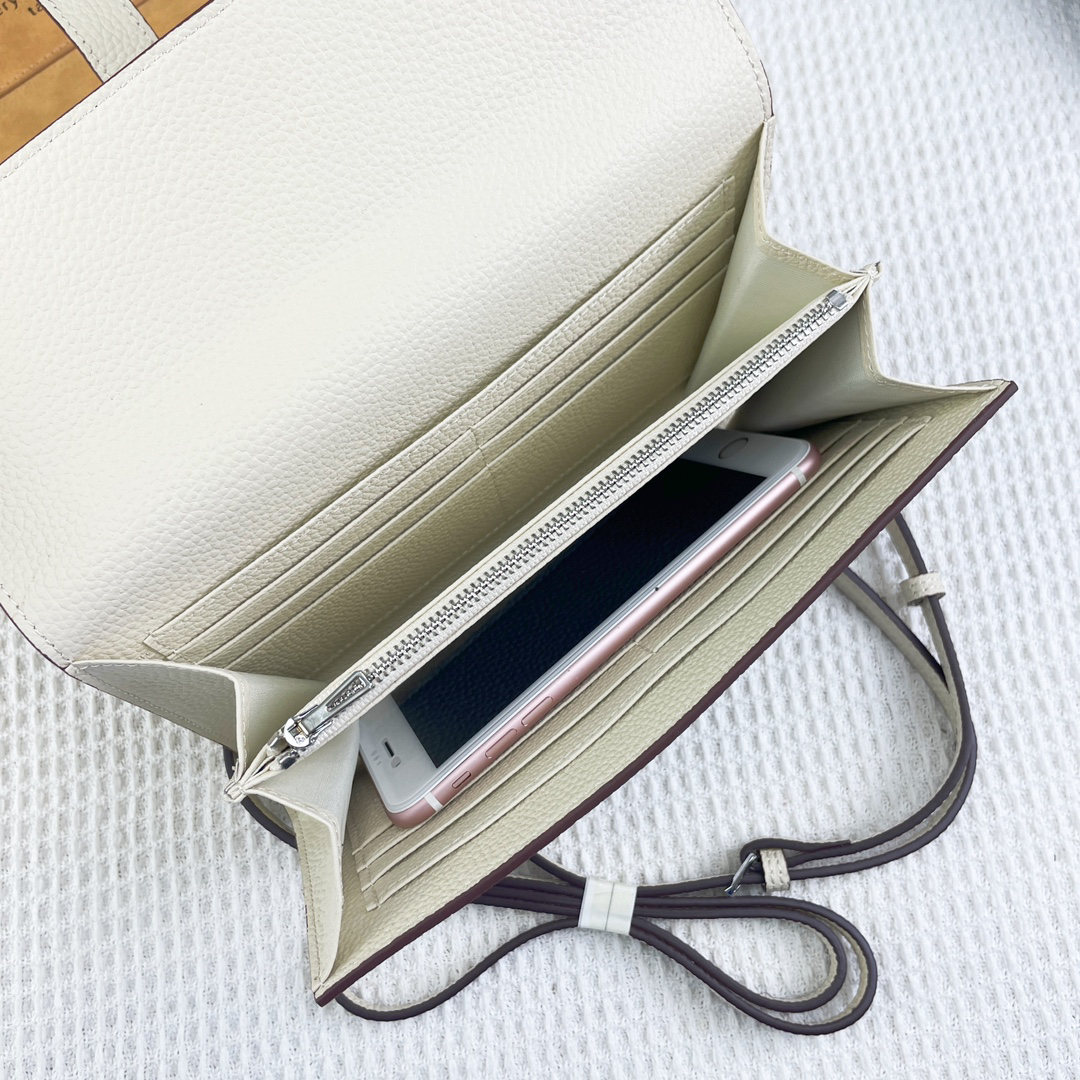Hermès H538-2 Litchi-Grain Leather Shoulder Crossbody Bag - Image 3