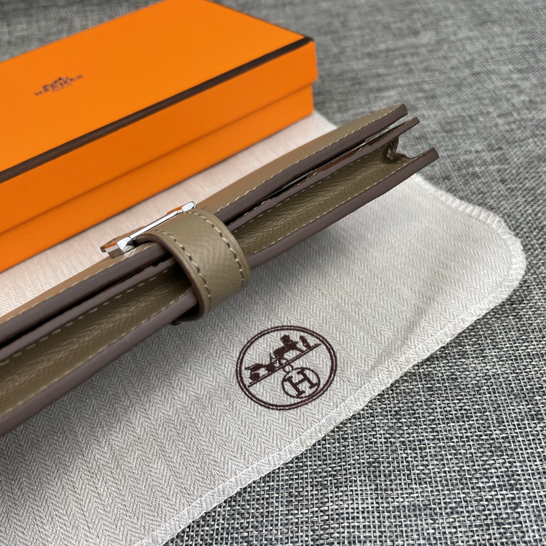 Hermes Women's Vertical Zip Wallet in Empson Leather - Image 3