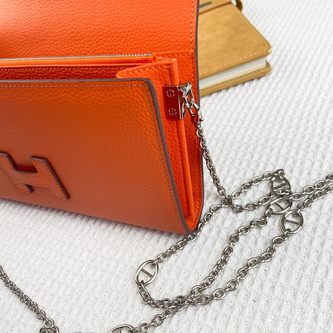 Hermes H538-1 Litchi-Grain Leather Shoulder Chain Bag - Image 3