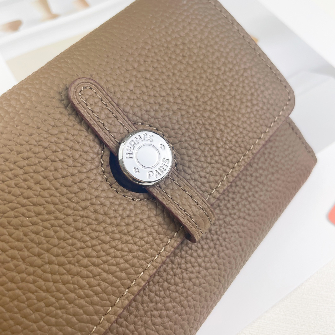 Hermès H230 Wallet in Togo Calfskin - Image 3