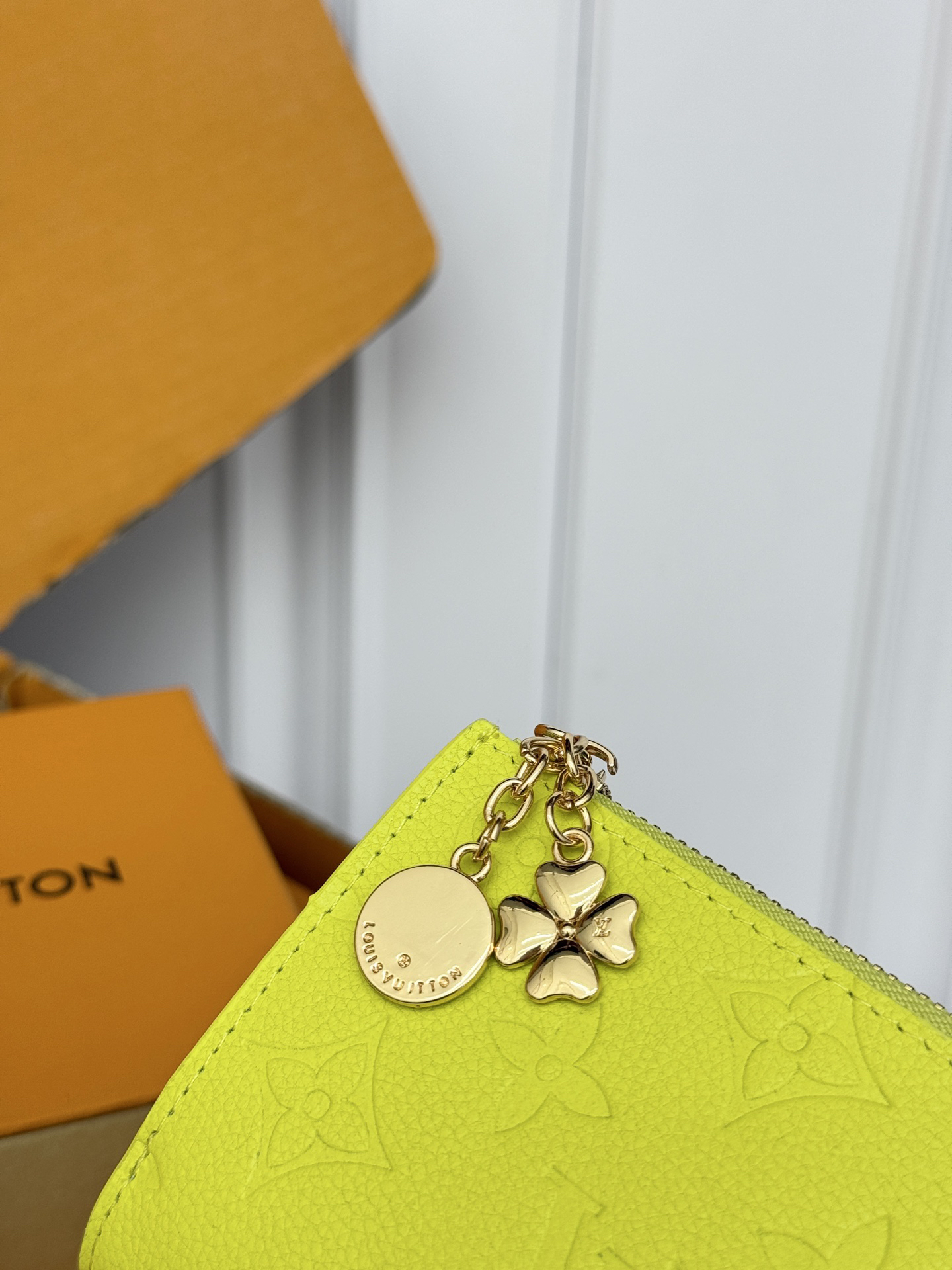 Louis Vuitton Lisa Monogram Cowhide Leather Wallet - Image 3