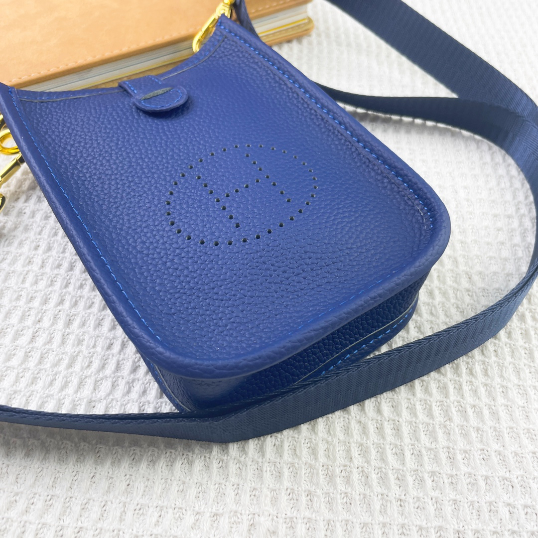 Hermès Evelyne 336 Shoulder Bag - Image 3
