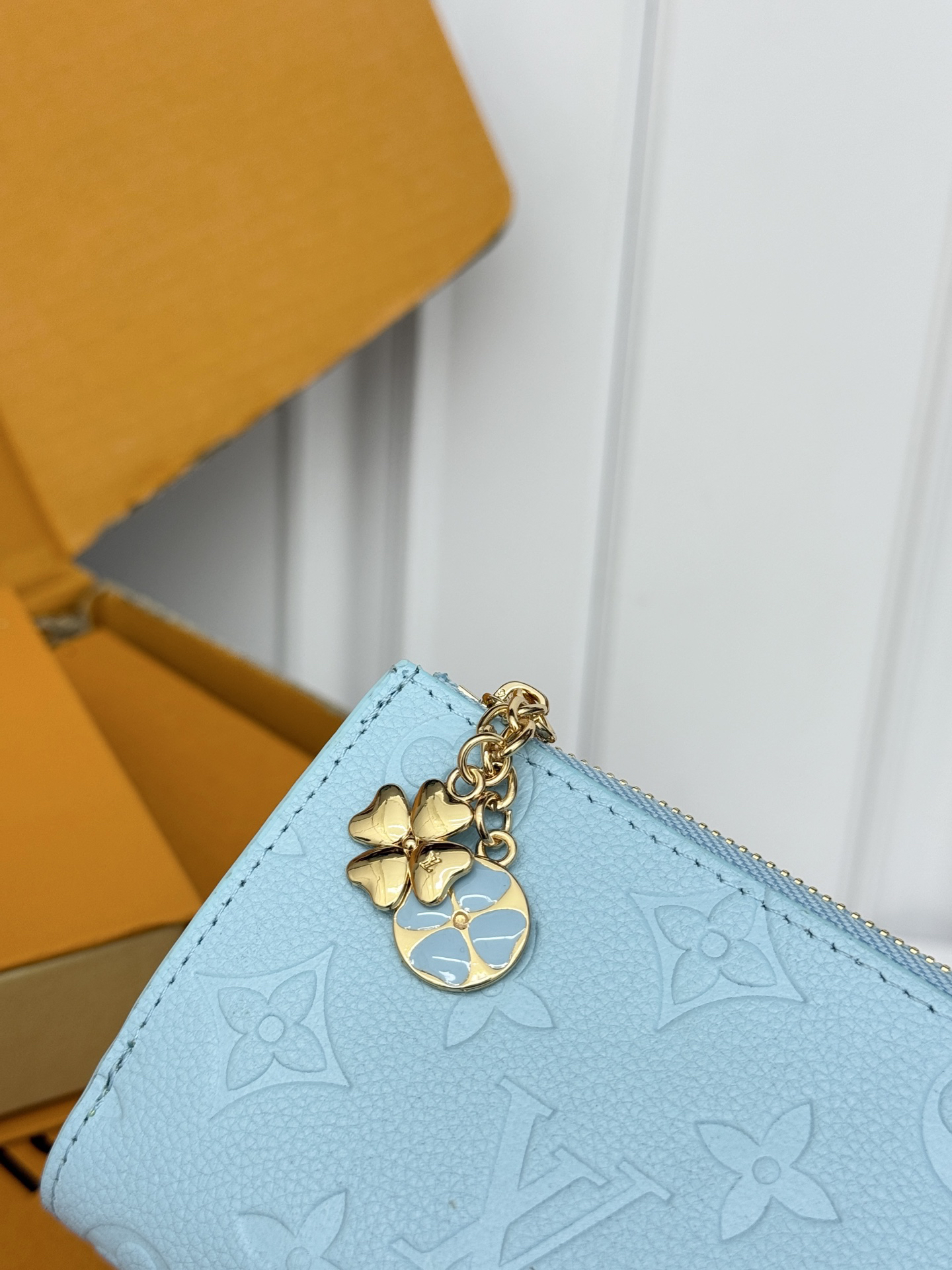 Louis Vuitton Lisa Monogram Wallet with Four-Leaf Clover Charm - Image 3