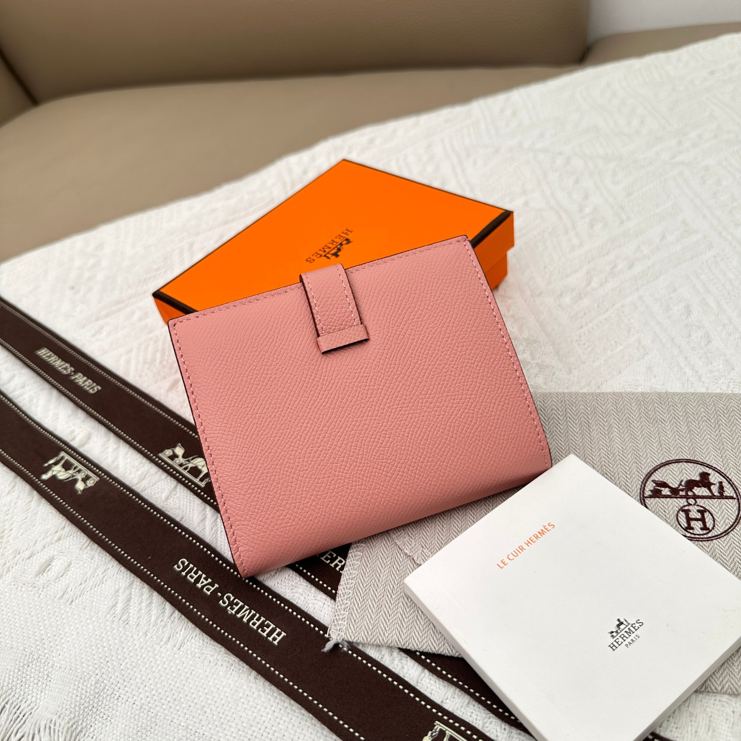 Hermes Palm-Pattern Leather Wallet with Gold-Tone Hardware - Image 3