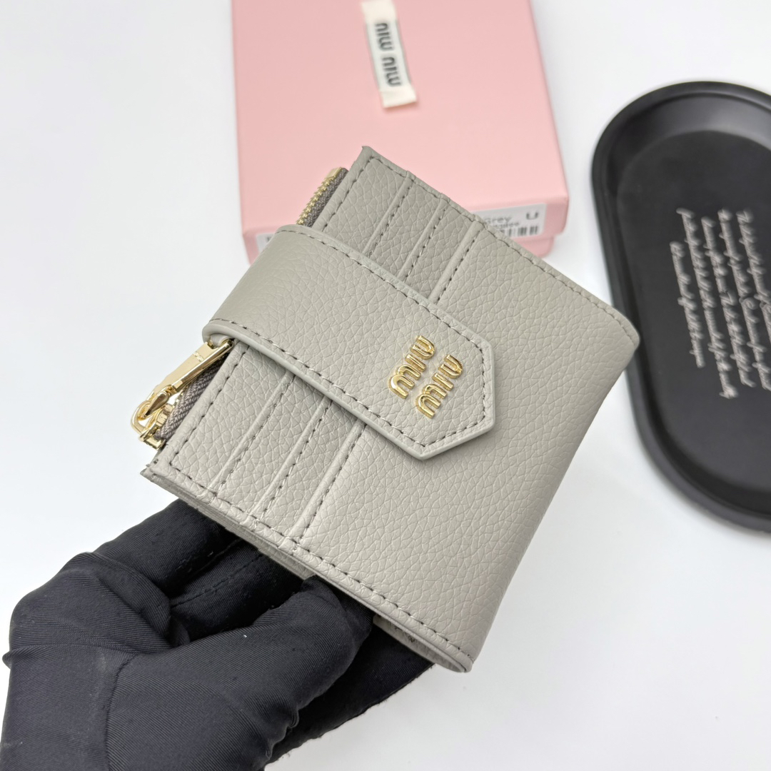 Miu Miu V13 Leather Bag - Image 3