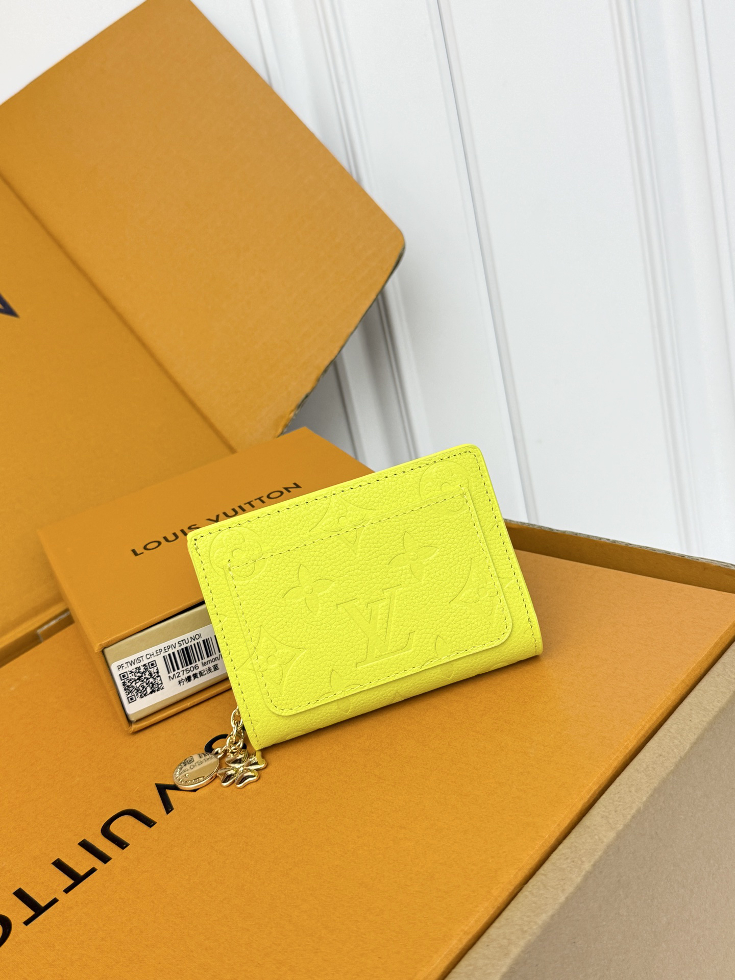 Louis Vuitton M27506 Embossed Cowhide Wallet - Image 3