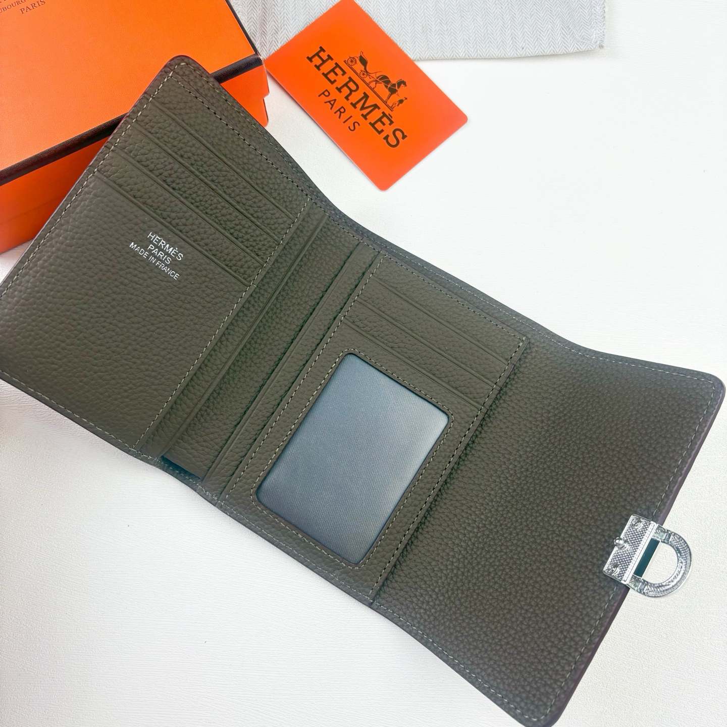 Hermès Togo Calfskin Wallet with Silver-Tone Clasp - Image 3